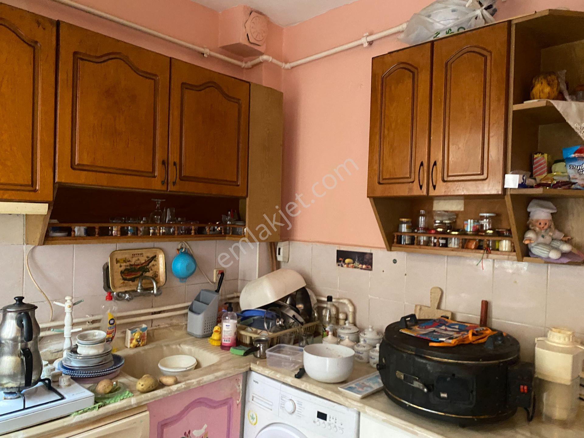 Destan-016 Çapa-tramvay-yan-sokağında-2-oda-1-salon-85m2-kombili-45-yıllık-binadan-açıklama-okuyun - Görsel 31