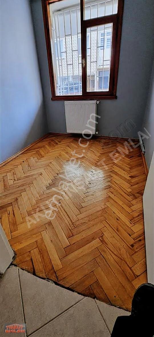 Altıntepede Cadde Üzeri Kombili Ön Köşe Daire - Görsel 8