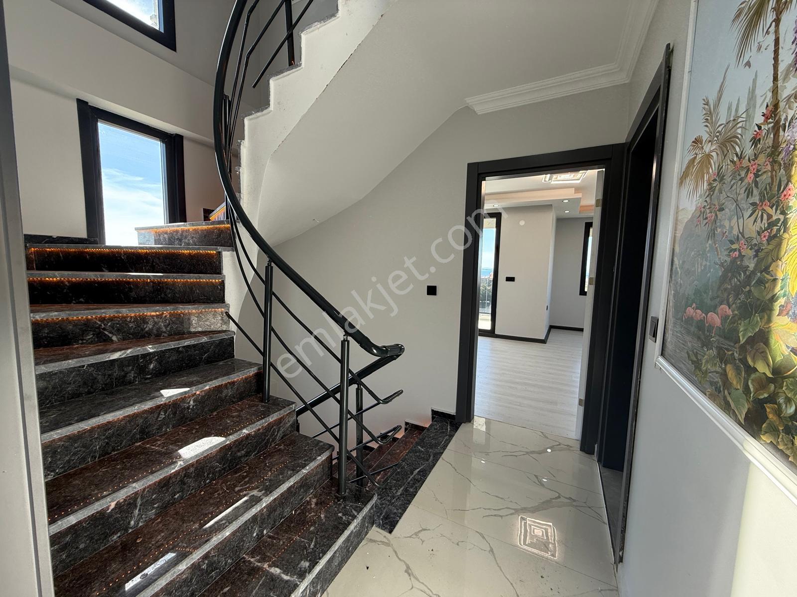 Deniz Manzaralı Jakuzi Hamam Saunalı Ultra Lüx 4+1 Satılık Villa - Görsel 6