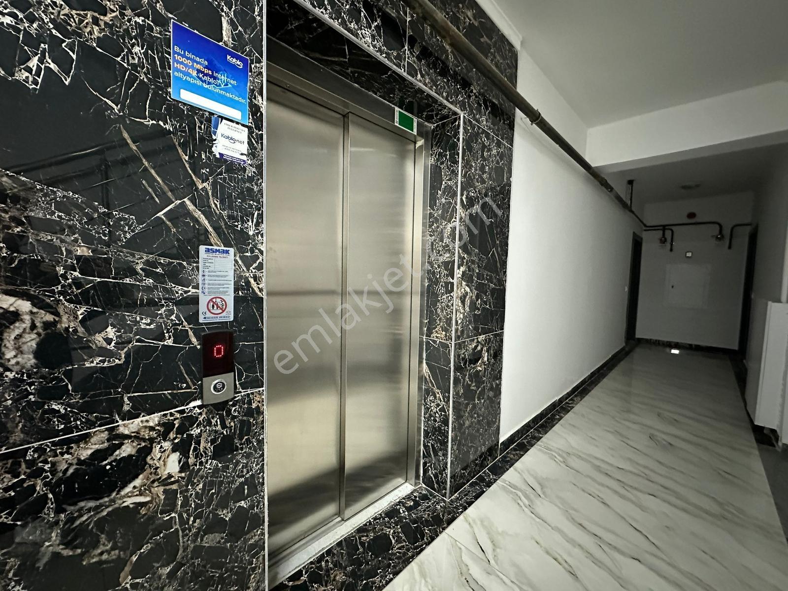 Soğancılar Caddesi'nde Havuzlu Site İçinde Satılık 2+1 Daire - Görsel 8