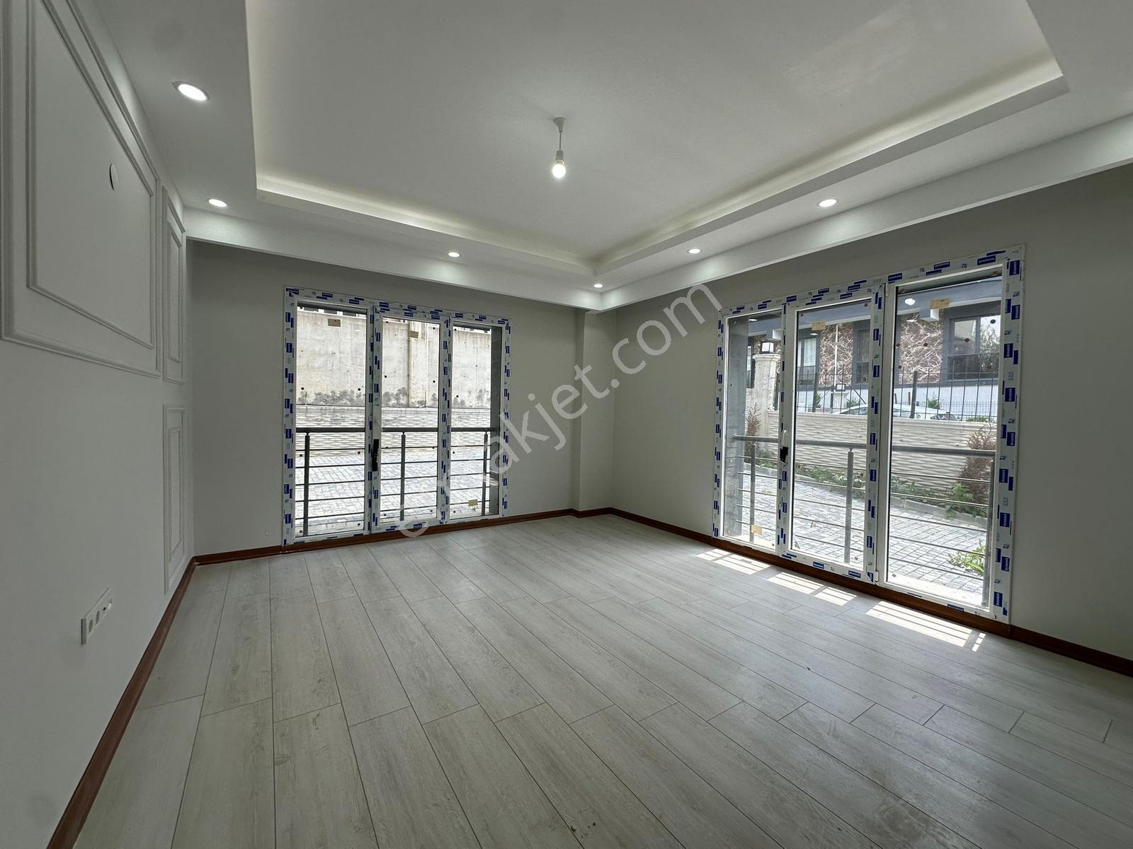 Soğancılar Caddesi'nde Havuzlu Site İçinde Satılık 2+1 Daire - Görsel 4