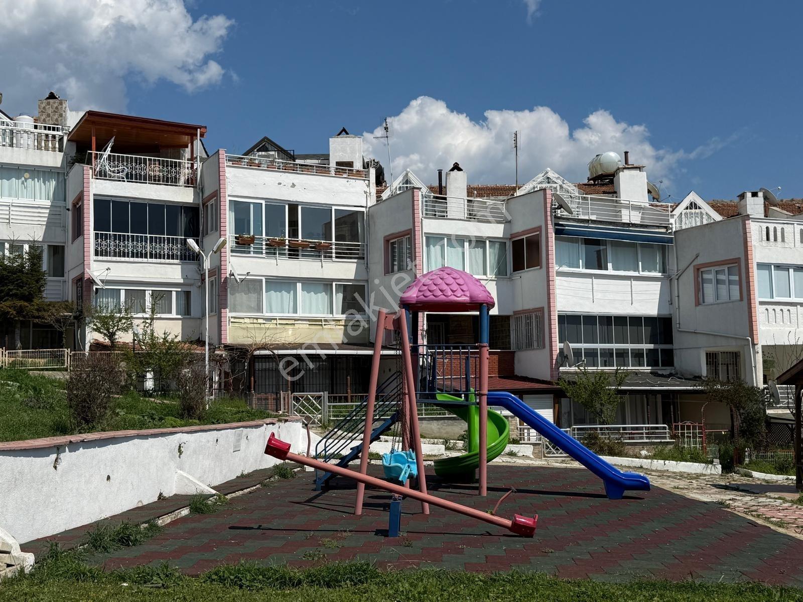 Yenice'de Deniz Manzaralı Teraslı Havuzlu 3+1 Dubleks Daire - Görsel 13