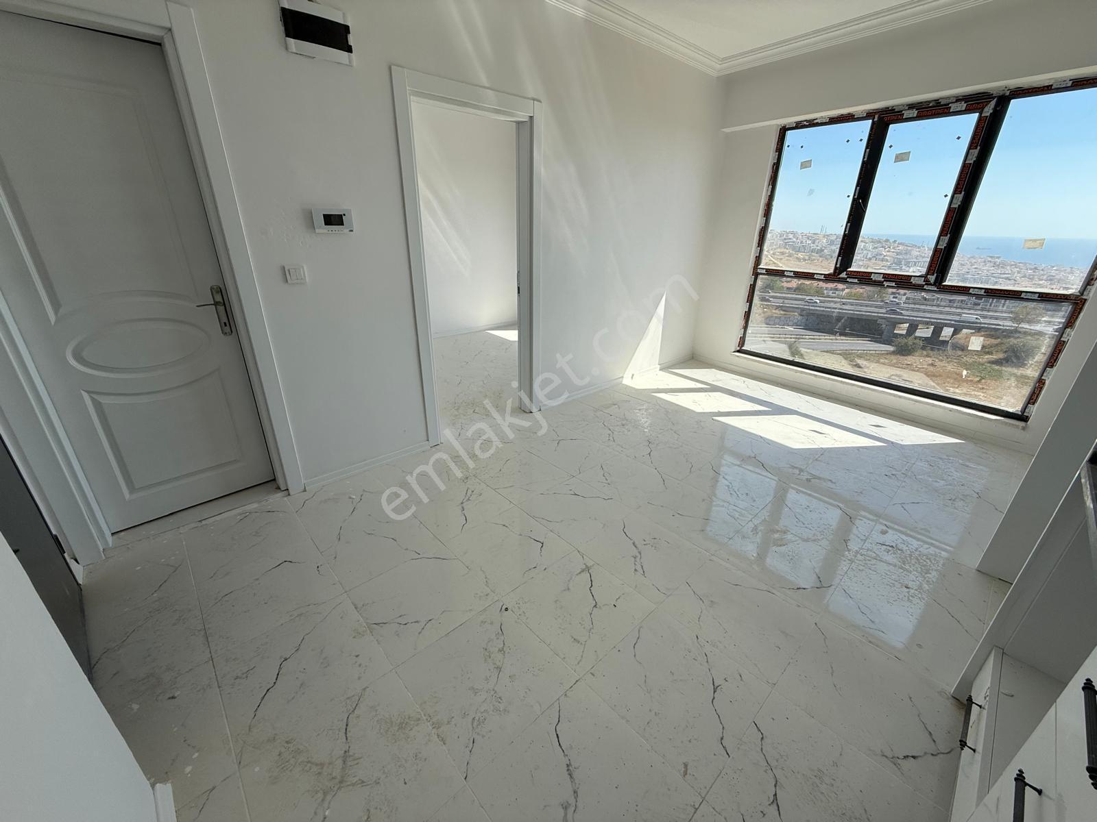 İstiklal Mh. Full Deniz Manzaralı Sıfır 3.kat 1+1 Kiralık Daire