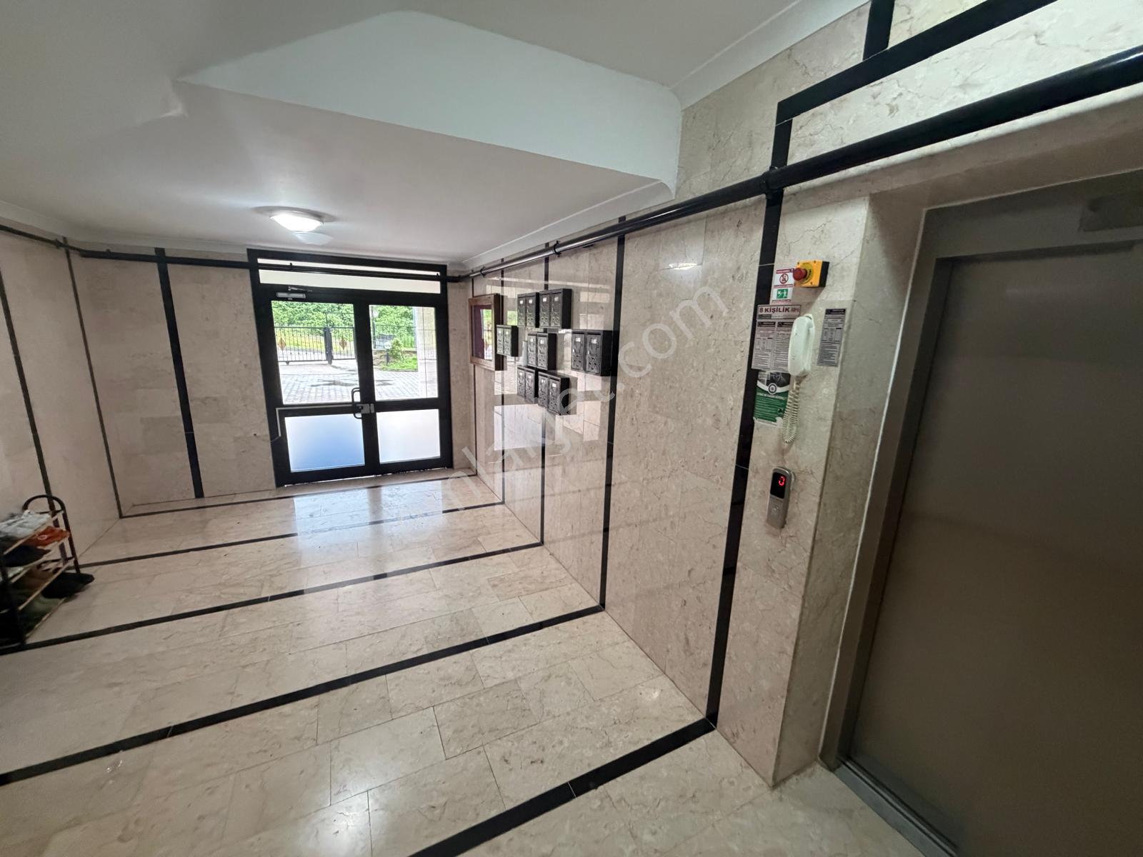 Karşıyaka Da Kiralık Doğalgazlı Daire (eşyasızdır) - Görsel 32