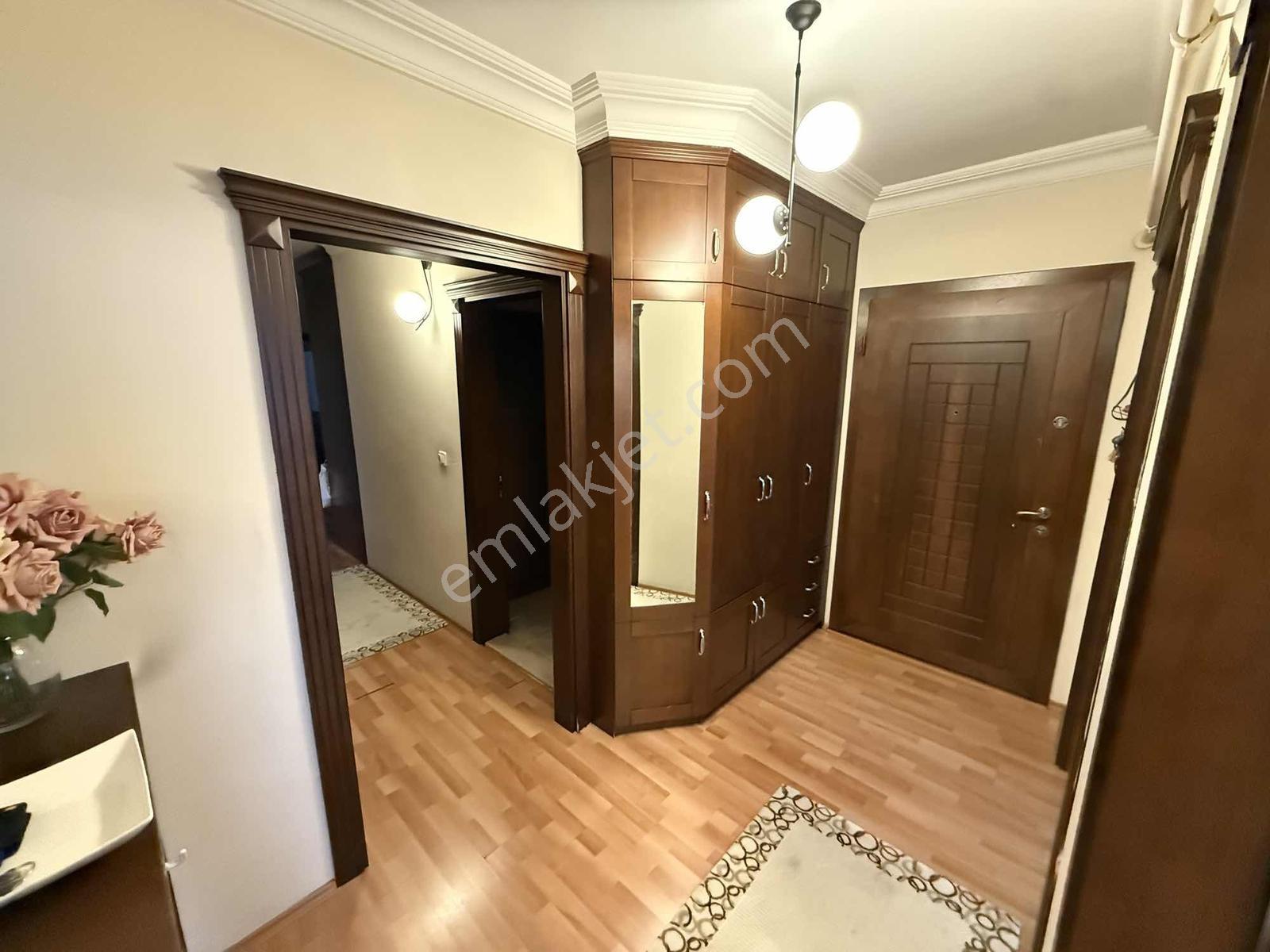 Bahçelievler Mahallesinde 4+1 | 205 M² Net | Merkezi Konum - Görsel 35