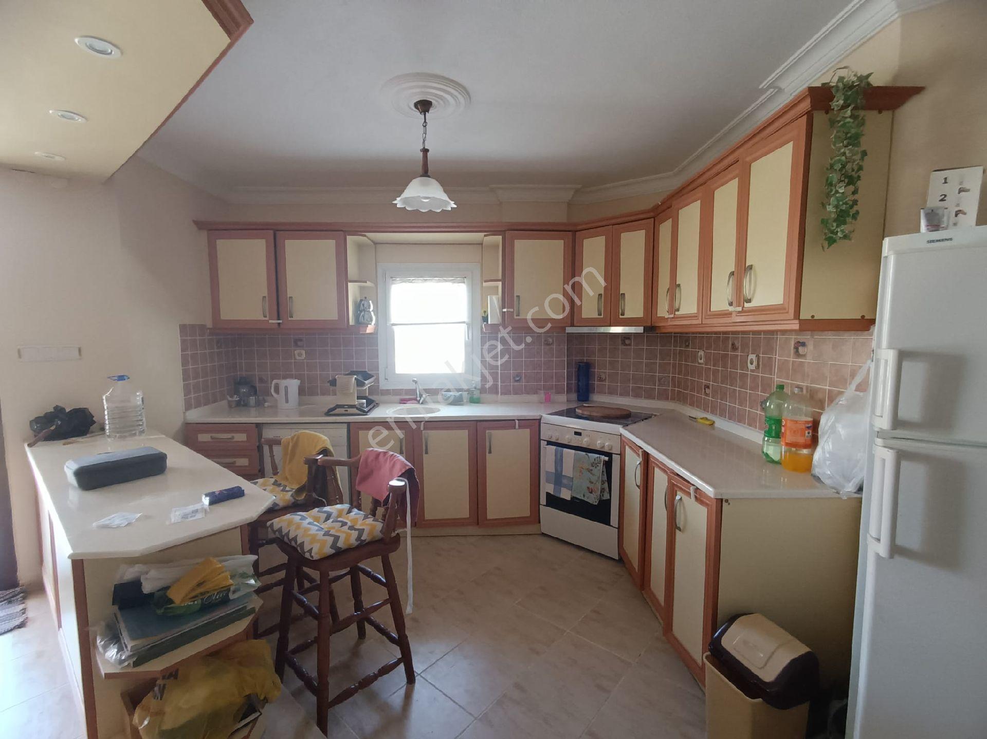 Kuşadası Sahil Sitelerinde Eşyalı Satılık Özel Havuzlu 4+1 Müstakil Villa - Görsel 6