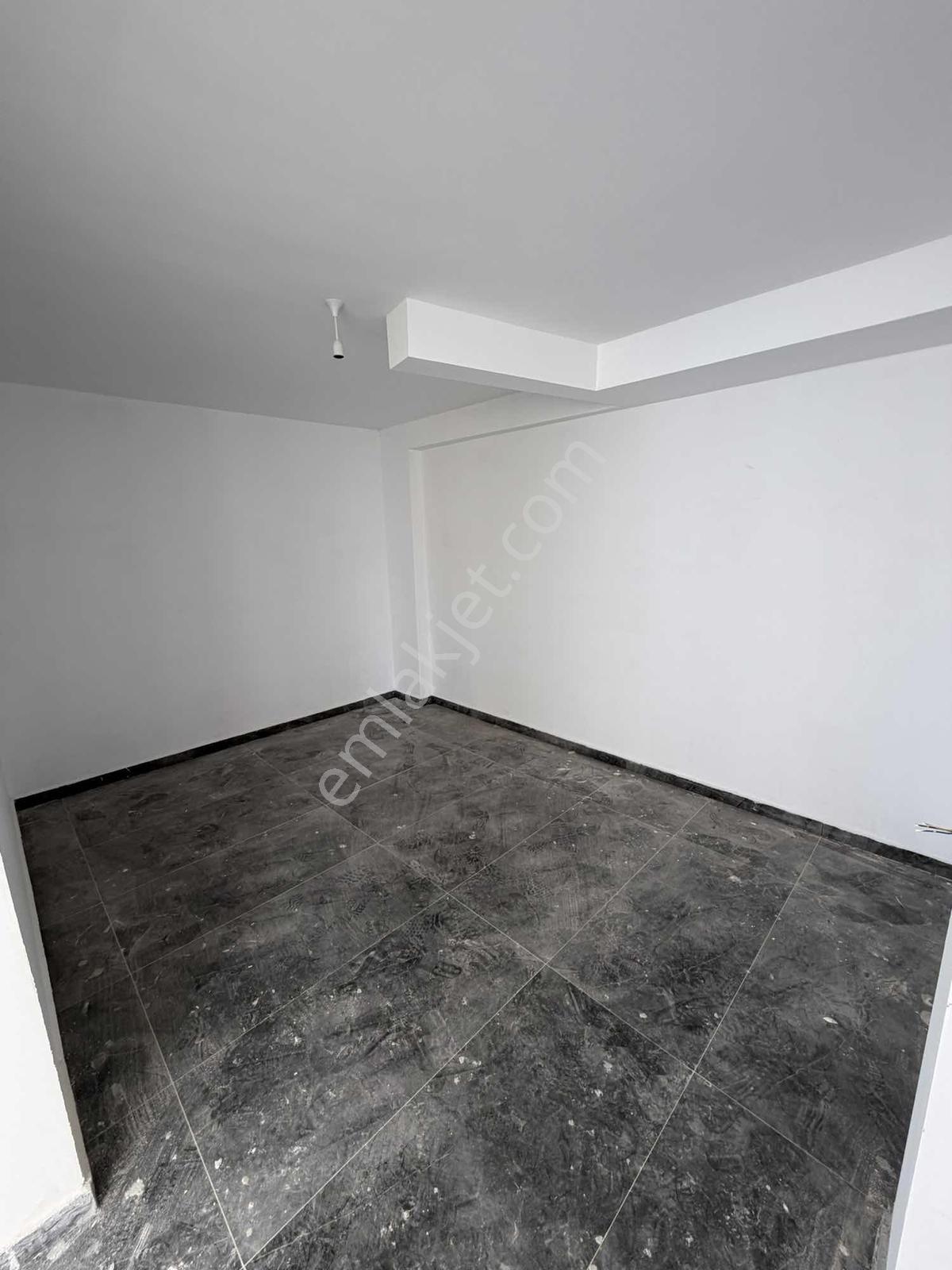 Varsak Karşıyakada Satılık Depolu Asma Katlı Dükkan | 280 M² - Görsel 2