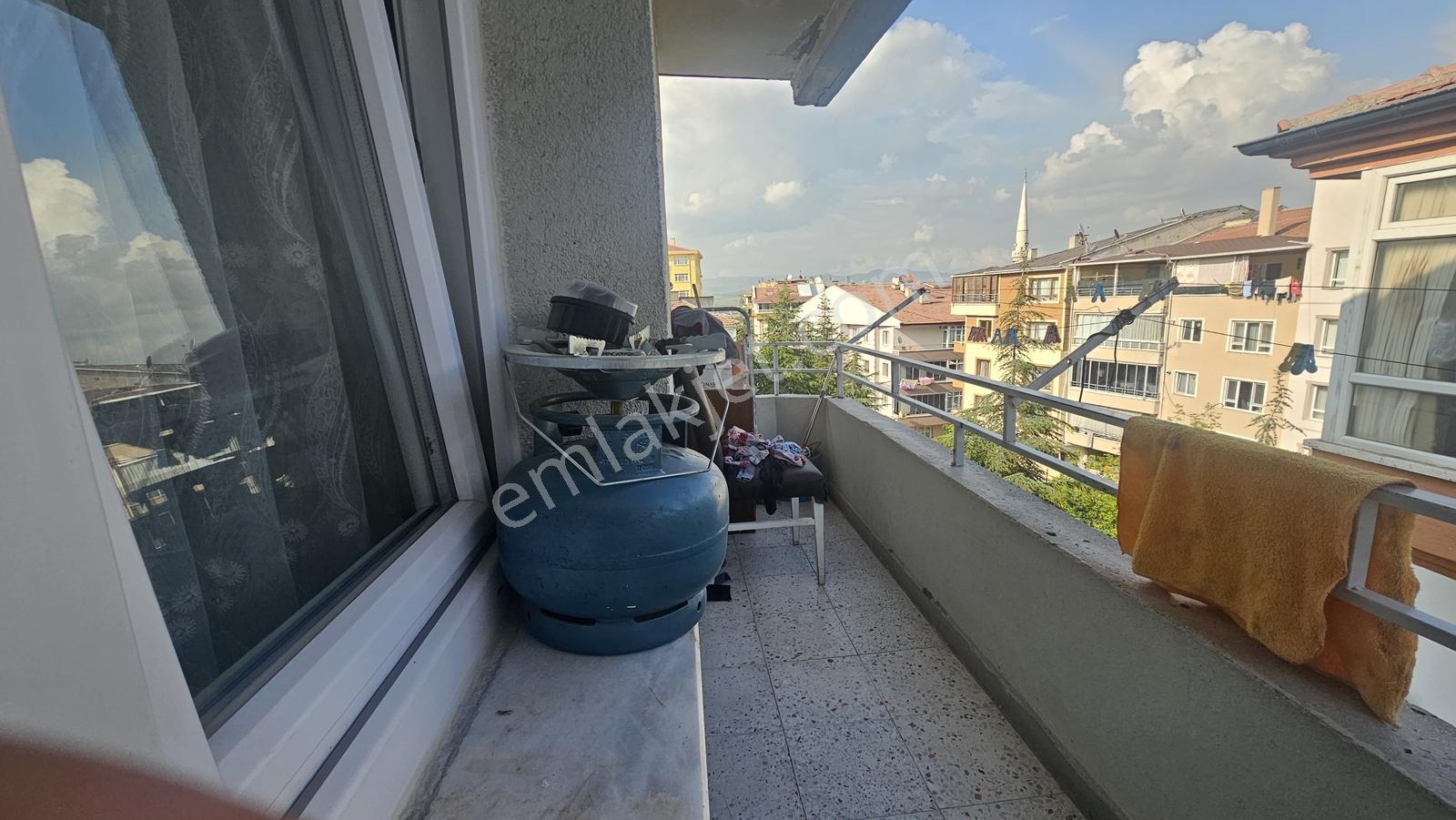 Etimesgut Merkez'de 85m2 2+1 Kiracılı Makul Daire - Görsel 3