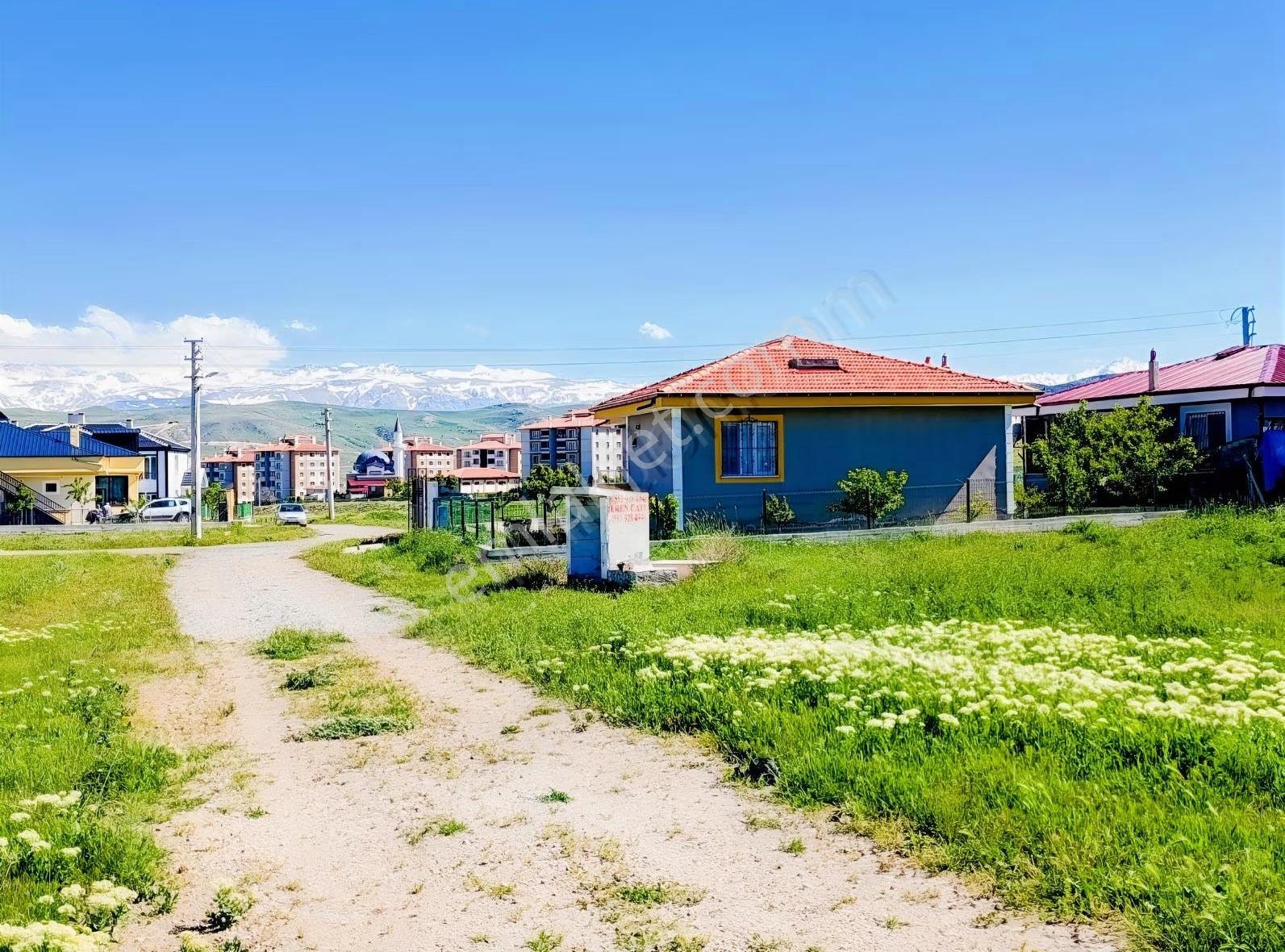 Doğalgazlı 400 M2 İmarlı Yaylalık Arsa Ulukışla 1. Toki'nin Yan