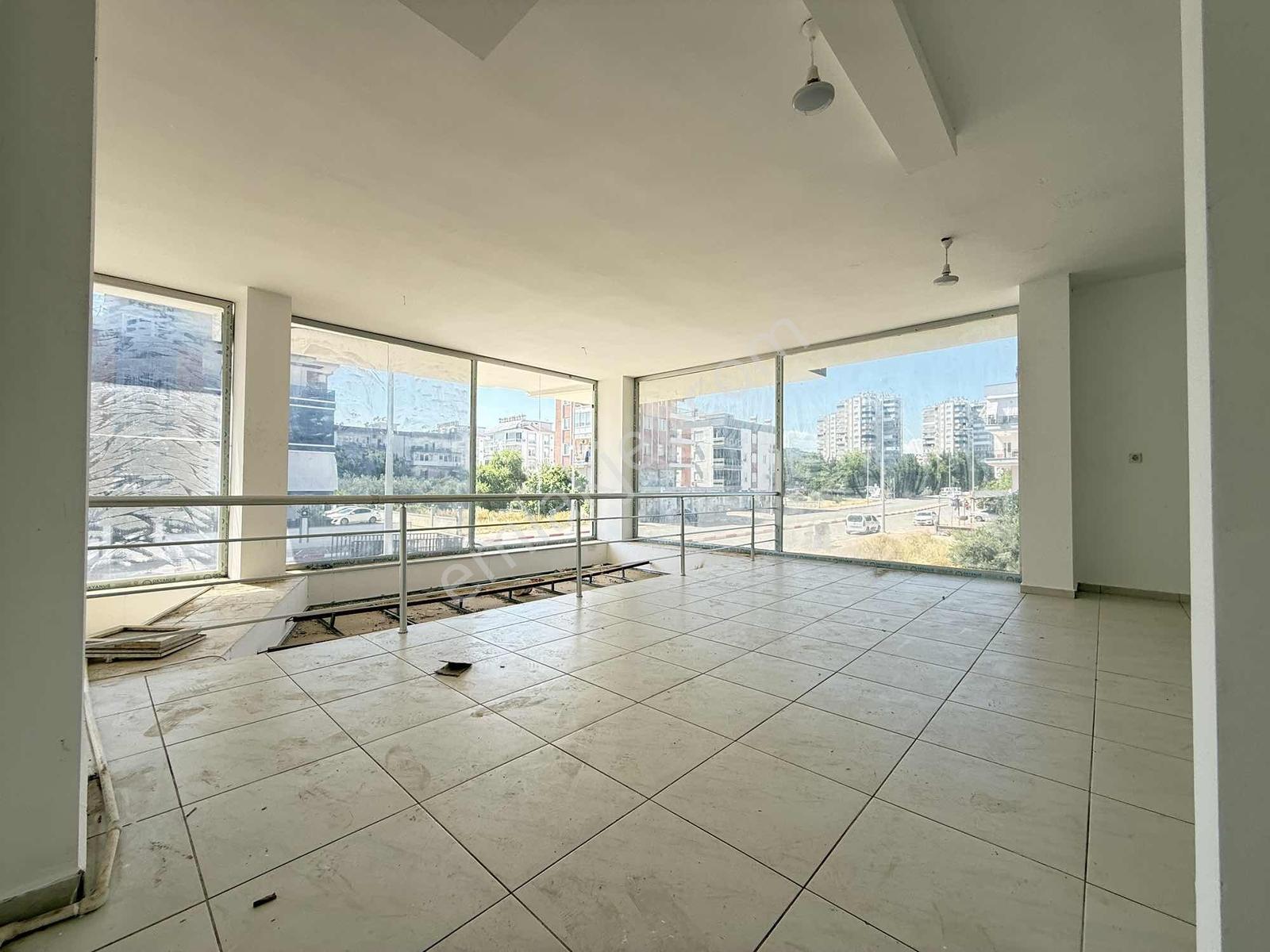 3_katlı_cadde_üstünde_tranvaya_çok_yakın_275m2_!!! - Görsel 17