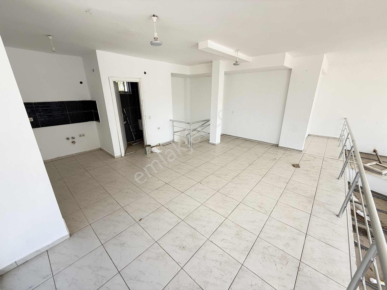 3_katlı_cadde_üstünde_tranvaya_çok_yakın_275m2_!!! - Görsel 4