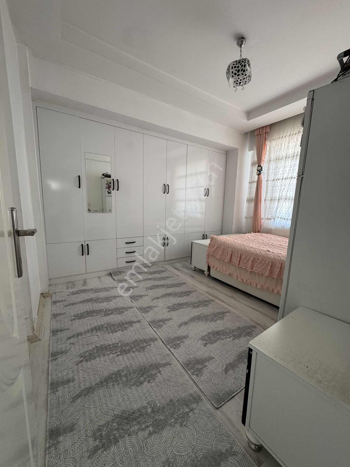 Karacaahmette Satlık 2+1