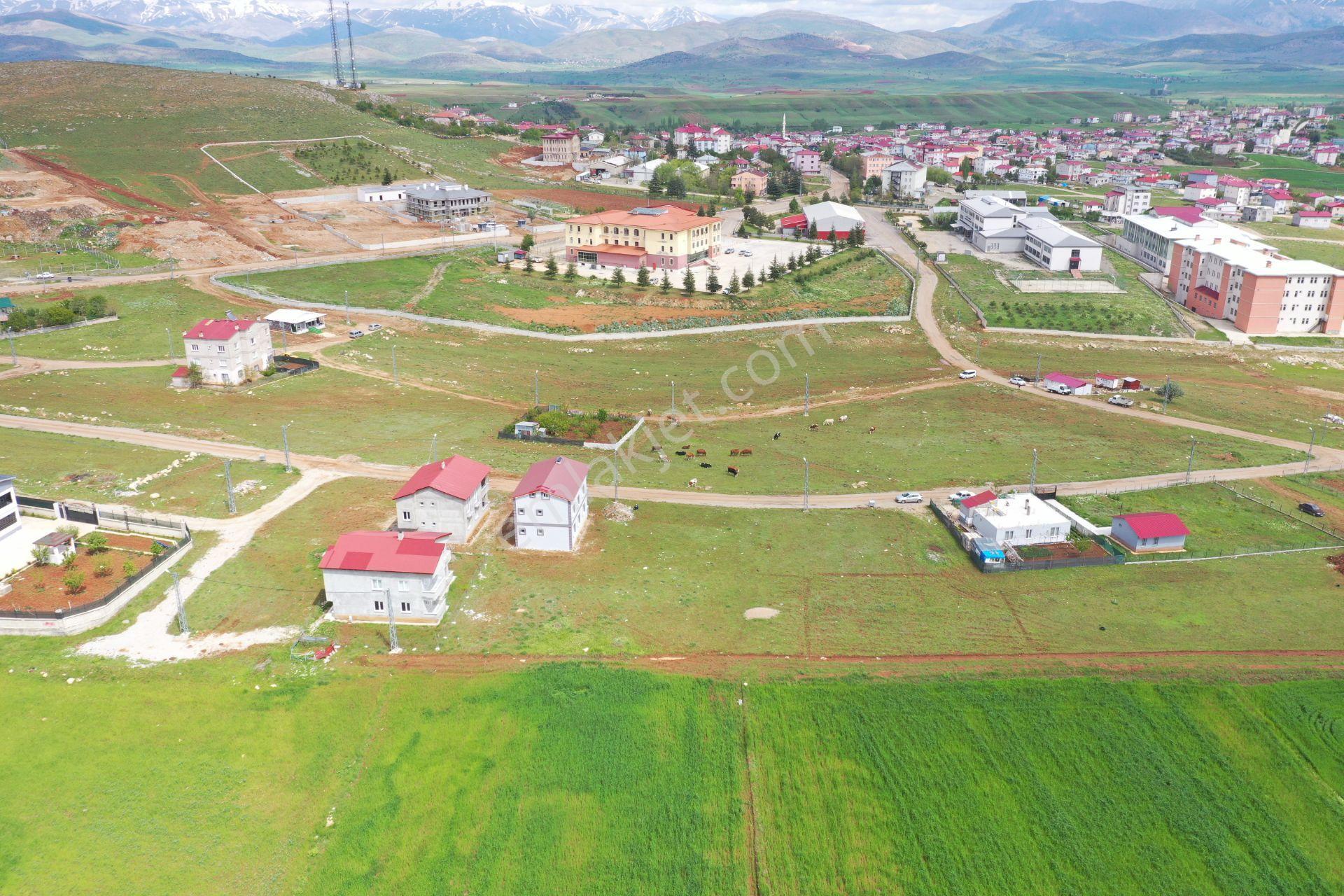 Tufanbeyli Cumhuriyet Mahallesinde Yeni Gelişen Tüm Kurumlara Çok Yakın Arsa - Görsel 6