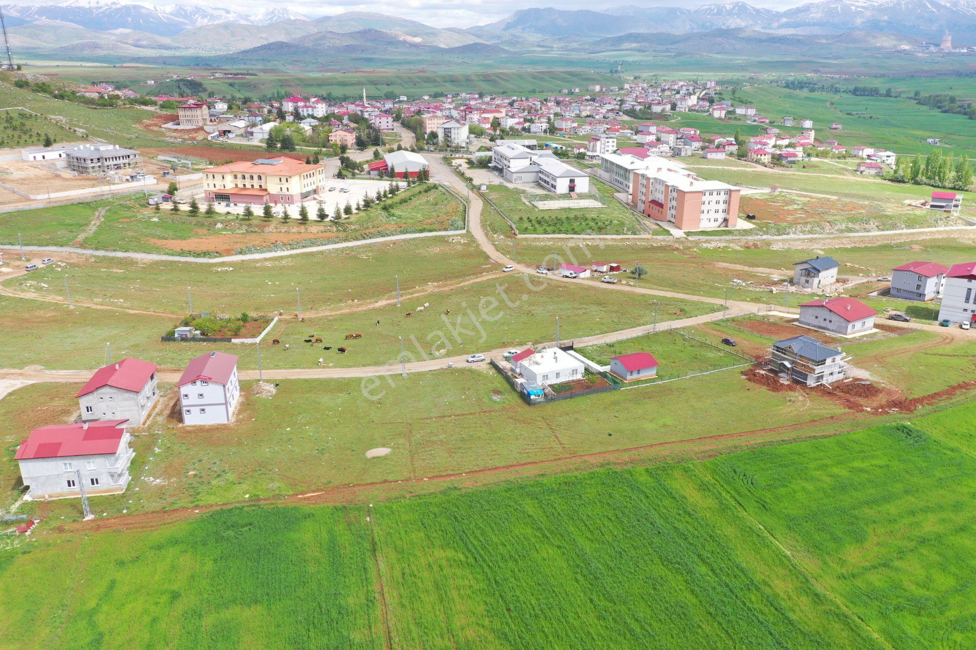Tufanbeyli Cumhuriyet Mahallesinde Yeni Gelişen Tüm Kurumlara Çok Yakın Arsa - Görsel 4