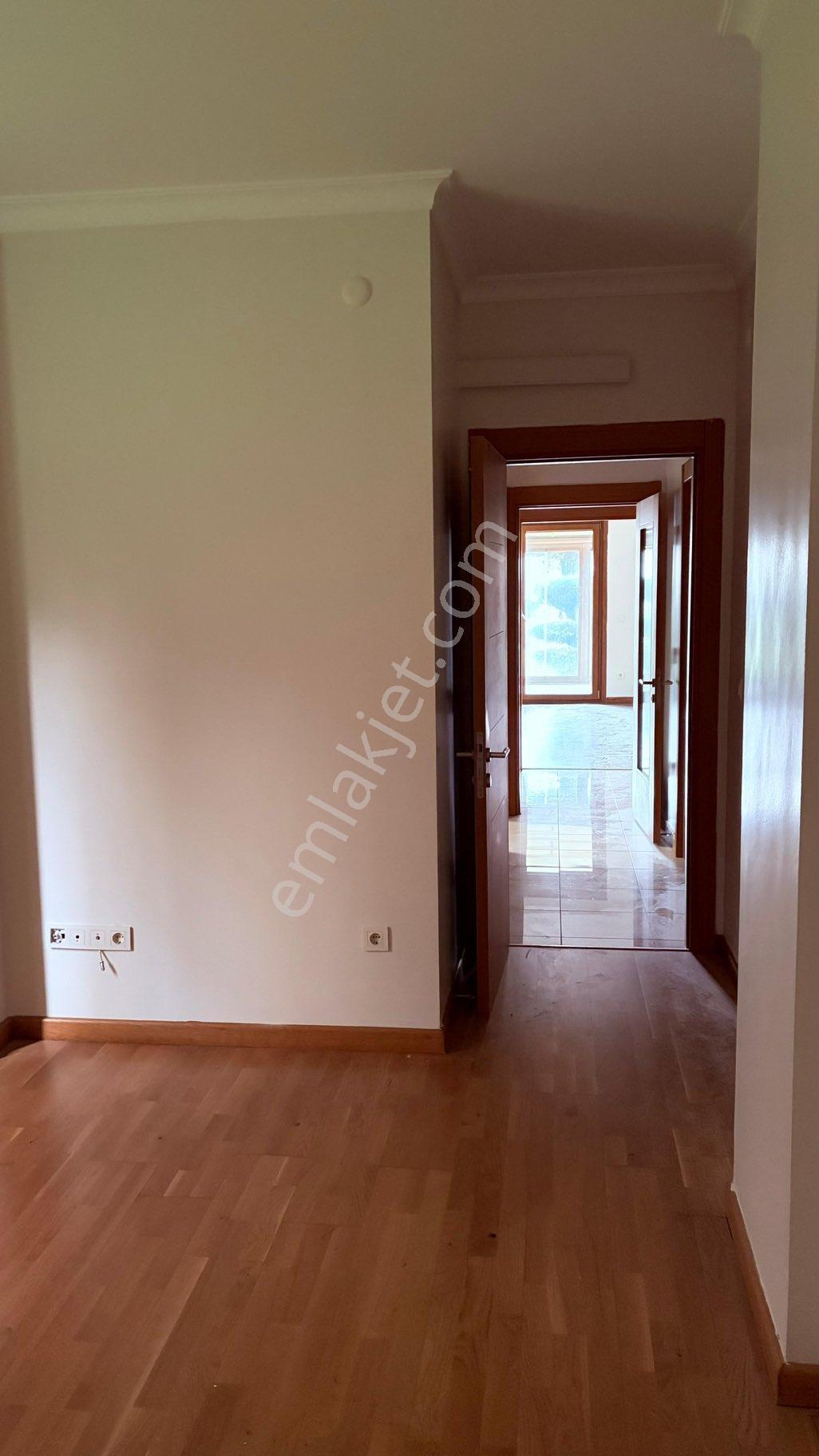 Emlakyap Tan Üsküdar New City1 De Lüks 3+1 Bahçe Katı Daire