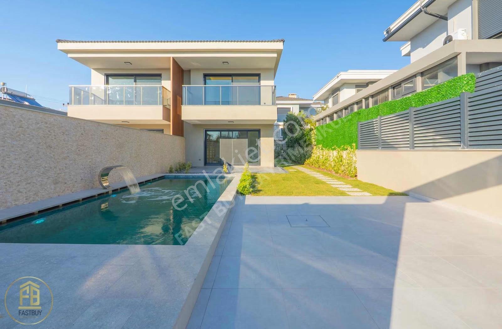 Çeşme Şifne Denize Yürüme Mesafesi Satılık 3+1 Sıfır Villa
