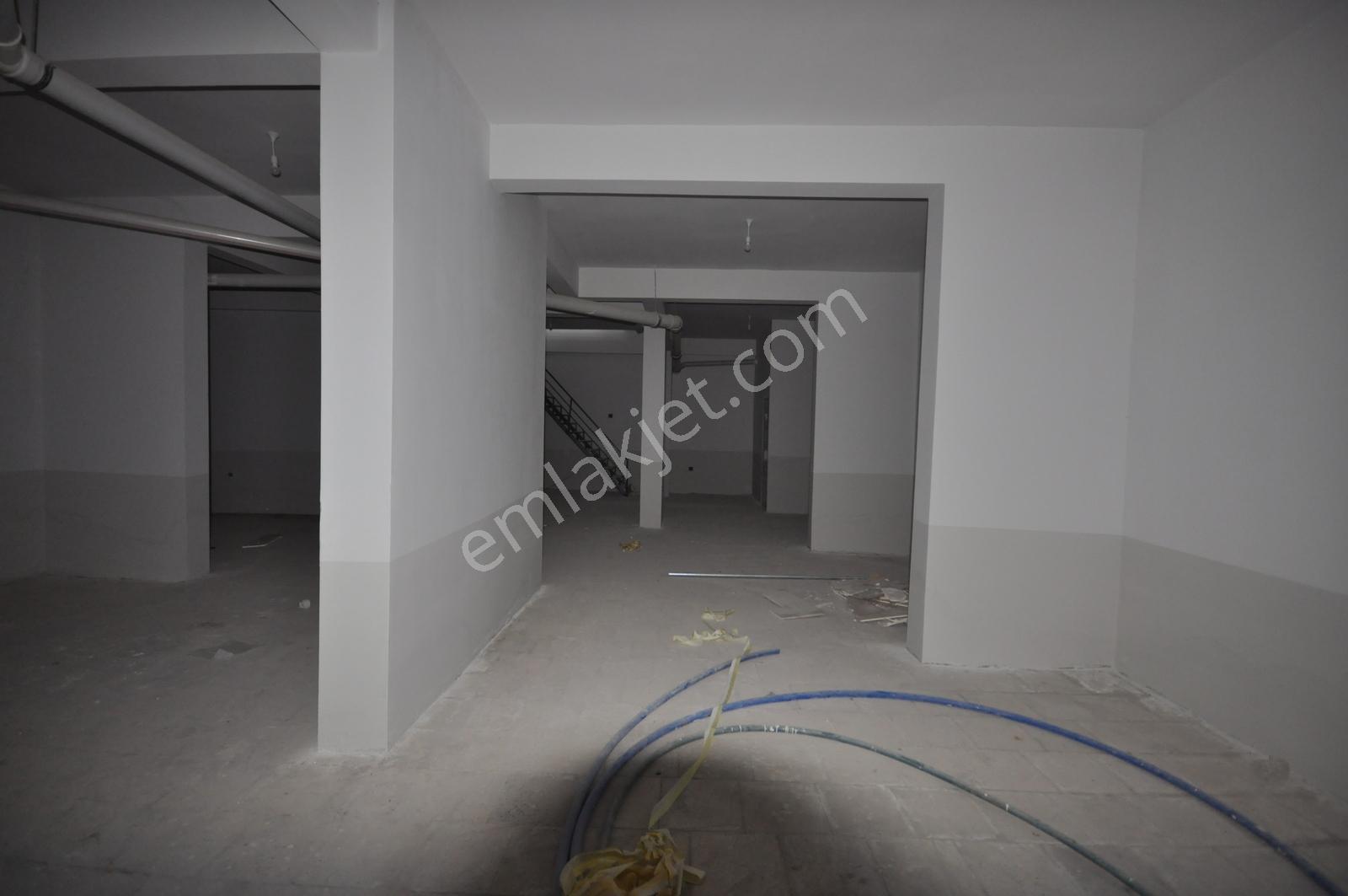 Cb Acar'dan Kapalı+açık Alanlı Çift Cephe Köşebaşı 400m² Dükkan - Görsel 4