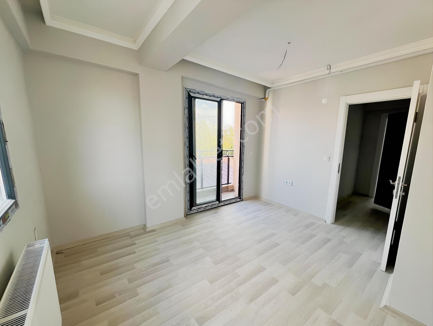 Bornova Küçükpark'ta Modern Ve Kullanışlı 1+1 Kiralık Daire - Görsel 4