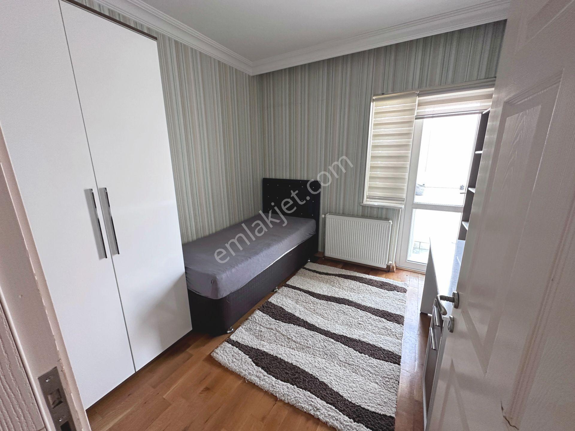 Abidinpaşa Mahallesi Katta Ön Cephede Full Eşyalı 3+1 Kiralık Daire - Görsel 21