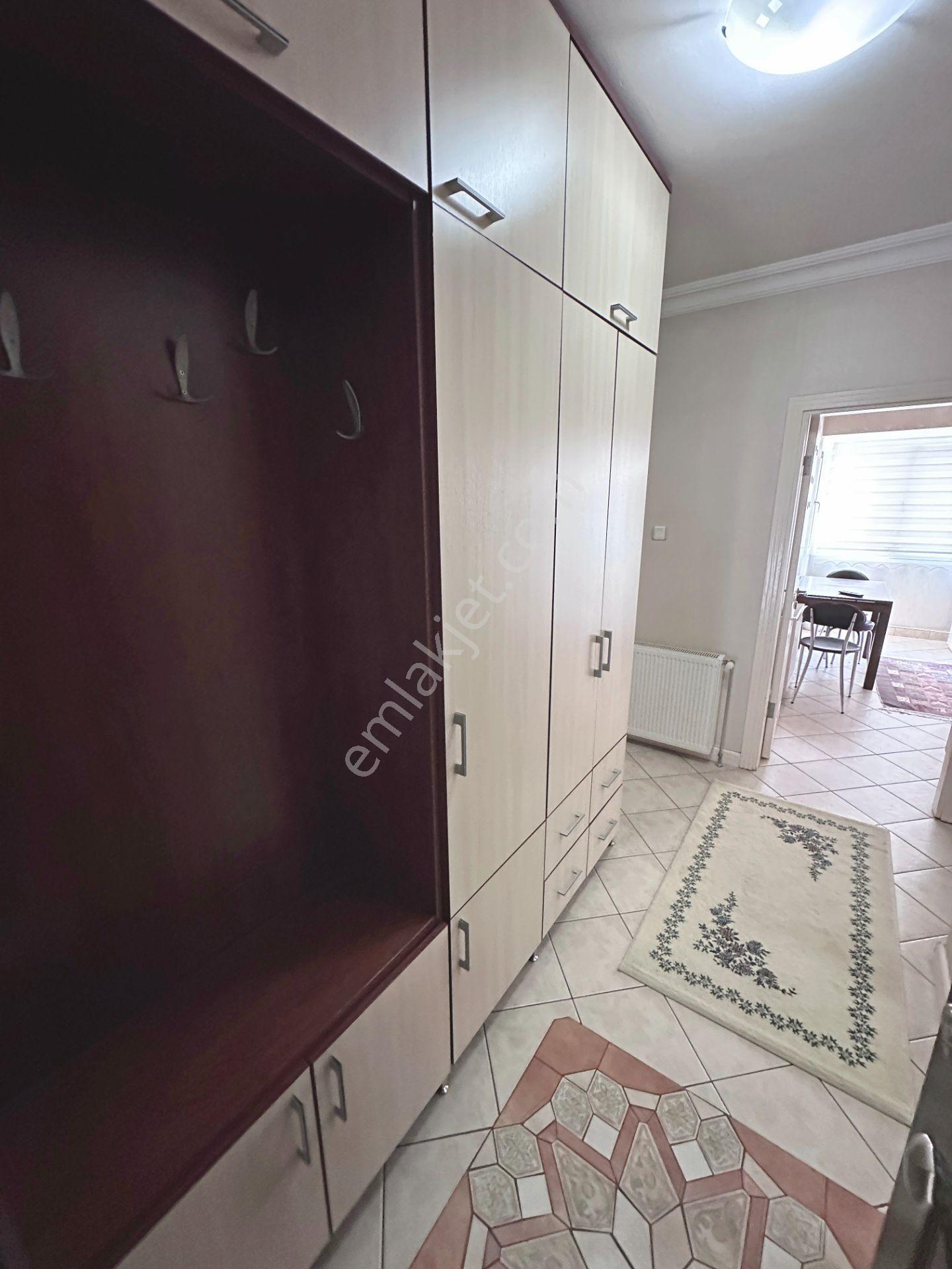 Abidinpaşa Mahallesi Katta Ön Cephede Full Eşyalı 3+1 Kiralık Daire - Görsel 29