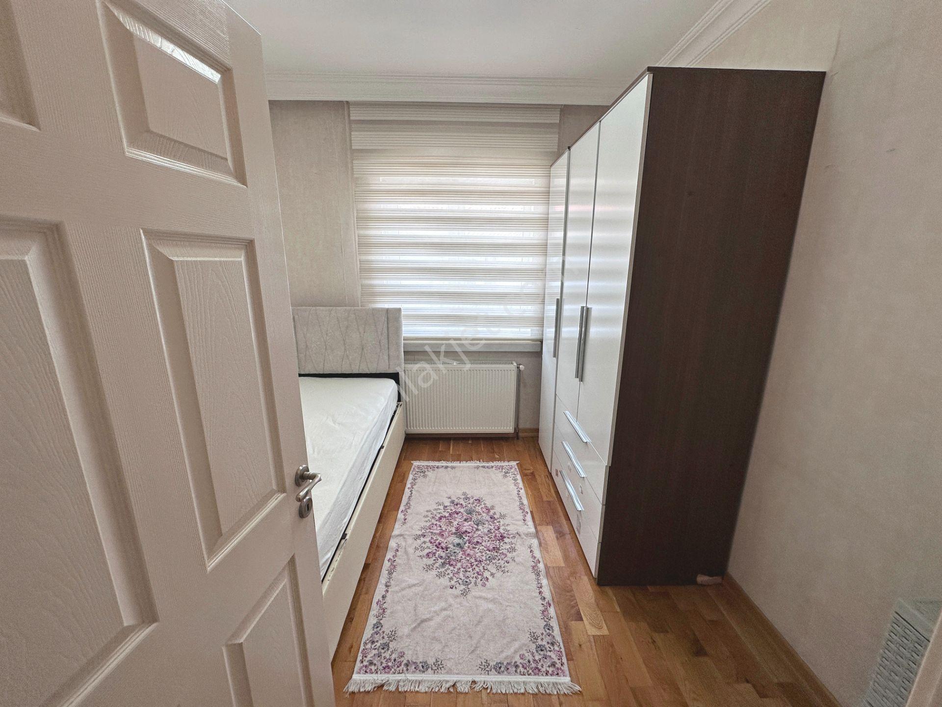 Abidinpaşa Mahallesi Katta Ön Cephede Full Eşyalı 3+1 Kiralık Daire - Görsel 14
