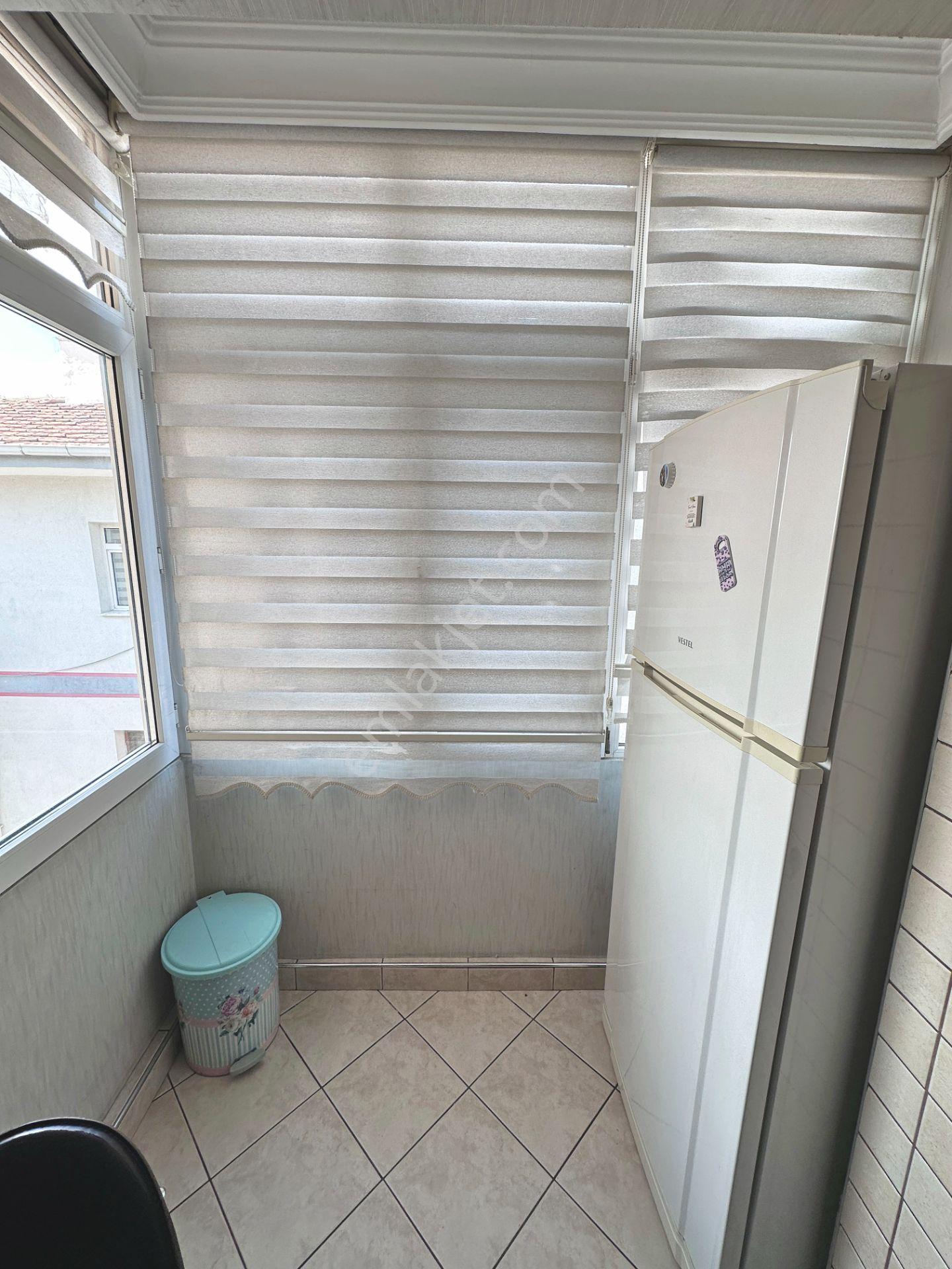 Abidinpaşa Mahallesi Katta Ön Cephede Full Eşyalı 3+1 Kiralık Daire - Görsel 12