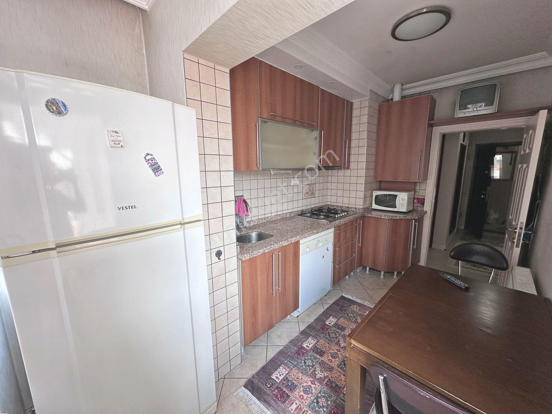 Abidinpaşa Mahallesi Katta Ön Cephede Full Eşyalı 3+1 Kiralık Daire - Görsel 13