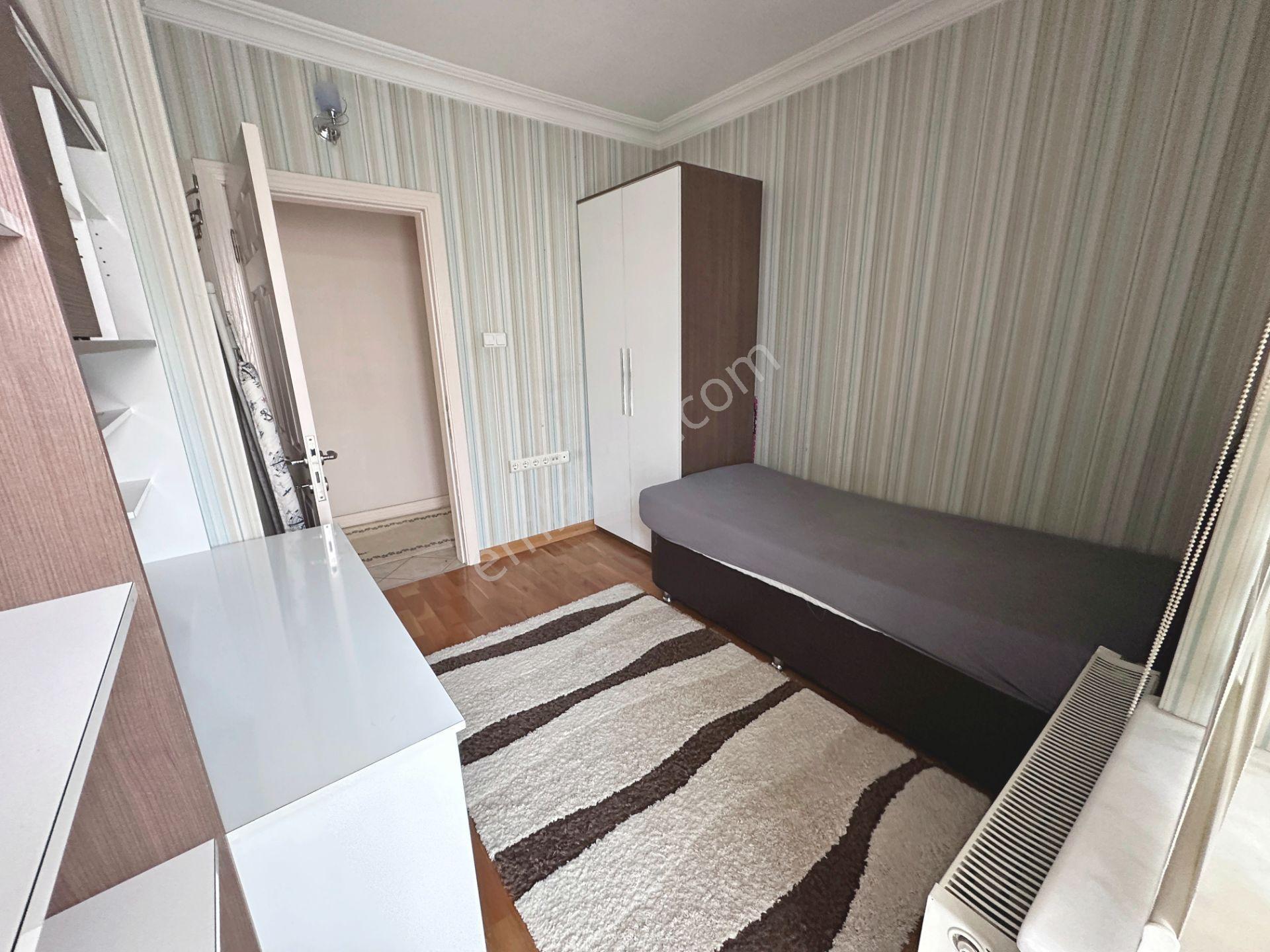 Abidinpaşa Mahallesi Katta Ön Cephede Full Eşyalı 3+1 Kiralık Daire - Görsel 26