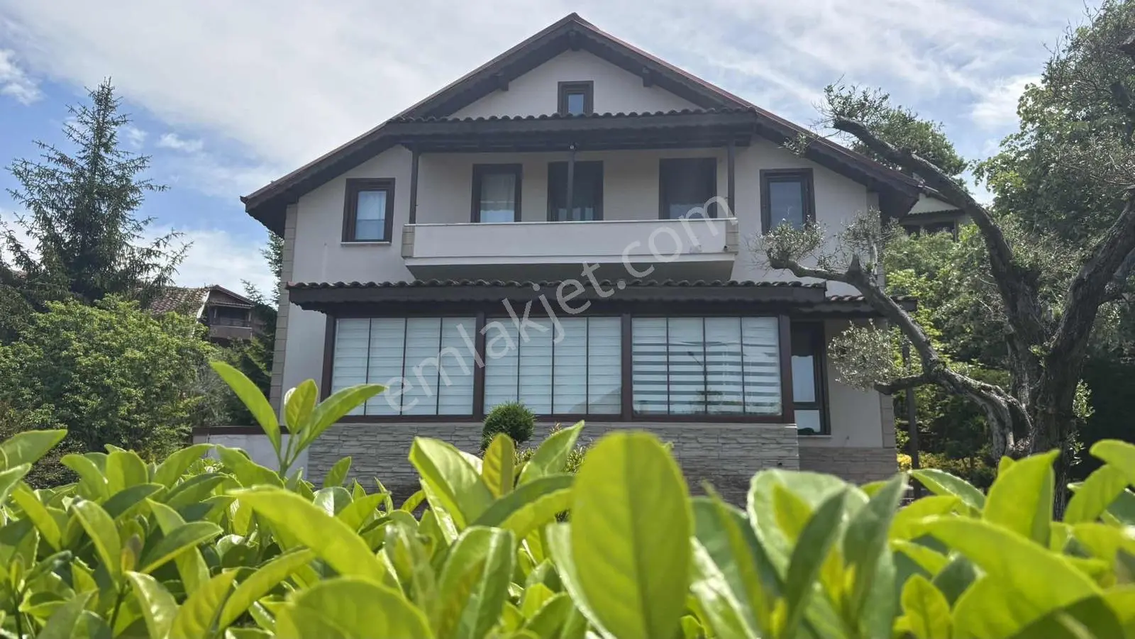 Kandıra' Da Eşyalı Oturuma Hazır Satılık 5+1 Villa