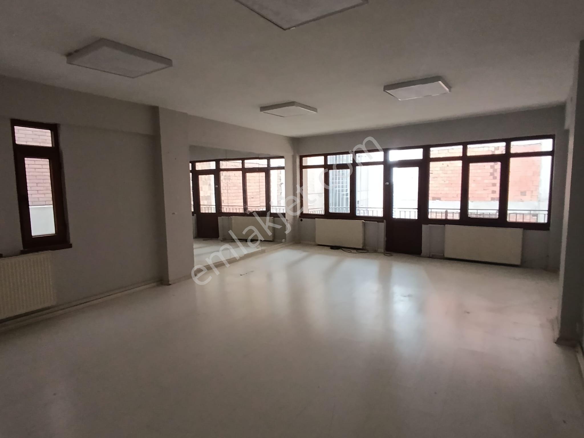 İzmit Merkezde Asansörlü 5+1 İşyeri - Görsel 28
