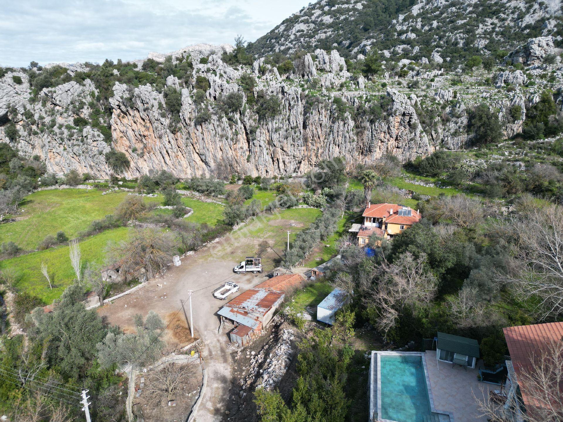 Joker: Marmaris Bayır İçinde Yapı Olan Avantajlı Tarla - Görsel 19