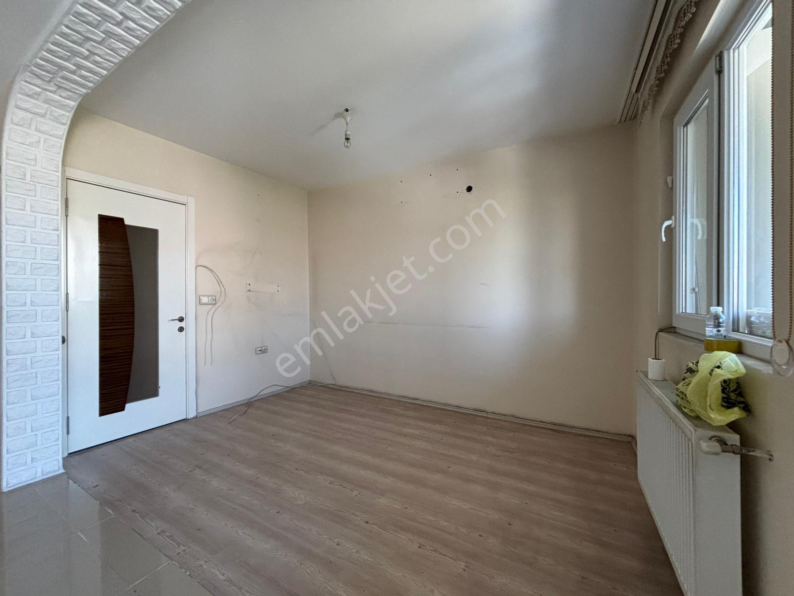Demirler'den Akkonak'da Cam Balkonlu 2.5+1 Kiralık Daire - Görsel 5