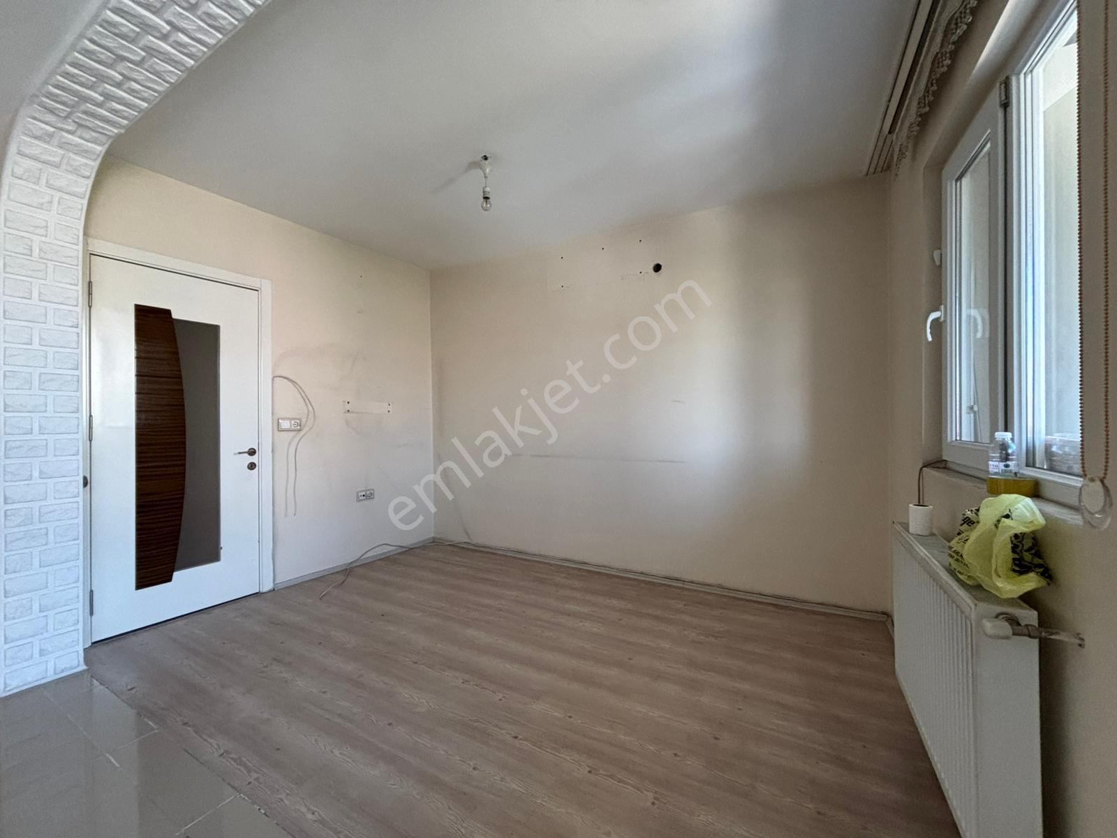 Demirler'den Akkonak'da Cam Balkonlu 2.5+1 Kiralık Daire - Görsel 3