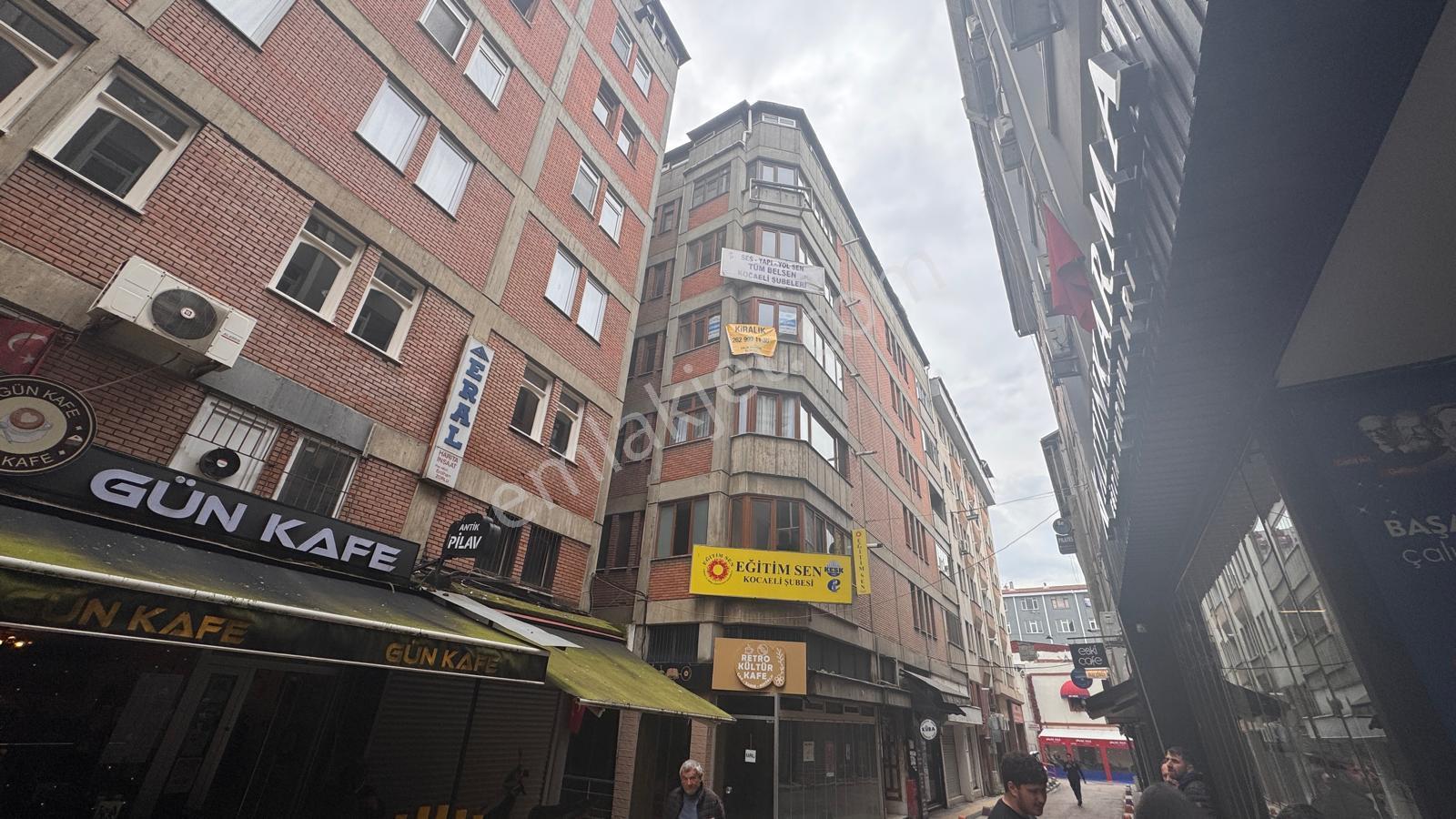 İzmit Merkezde Kiralık Asansörlü 5+1 İşyeri - Görsel 34