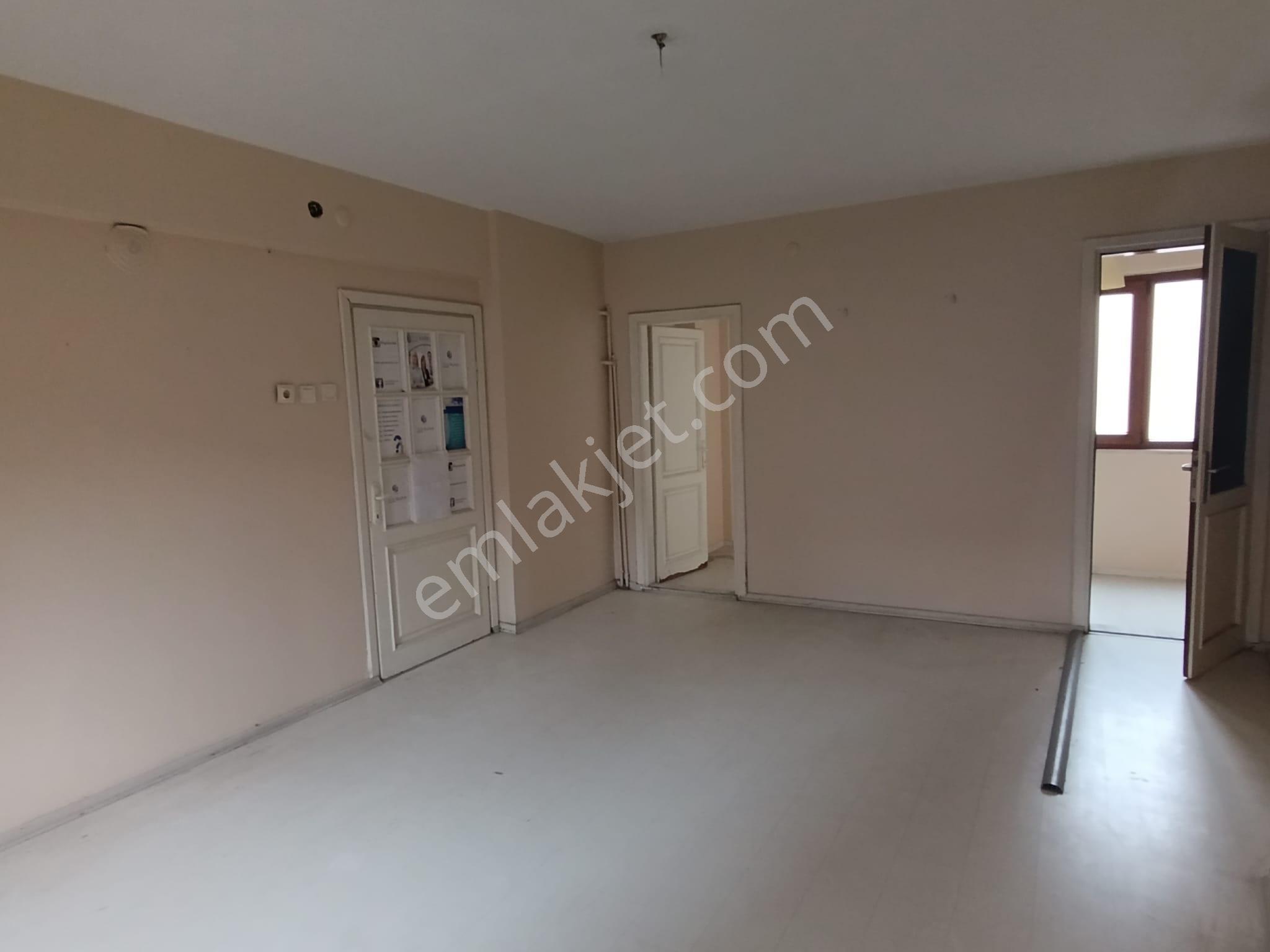 İzmit Merkezde Kiralık Asansörlü 5+1 İşyeri - Görsel 32