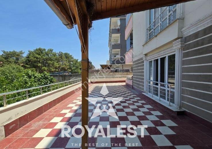 Royalest'ten Geniş Teraslı Ebeveyn Banyolu Merkezi Konumda Acil - Görsel 4
