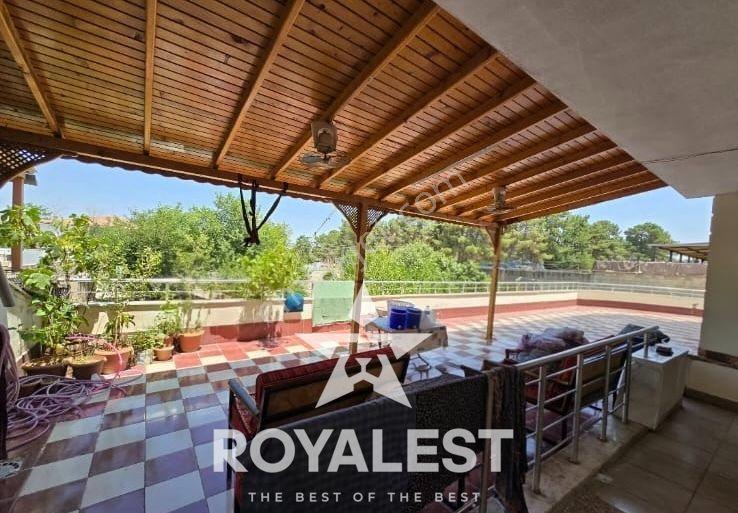 Royalest'ten Geniş Teraslı Ebeveyn Banyolu Merkezi Konumda Acil - Görsel 2