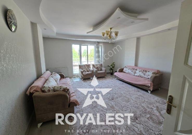 Royalest'ten Geniş Teraslı Ebeveyn Banyolu Merkezi Konumda Acil - Görsel 6