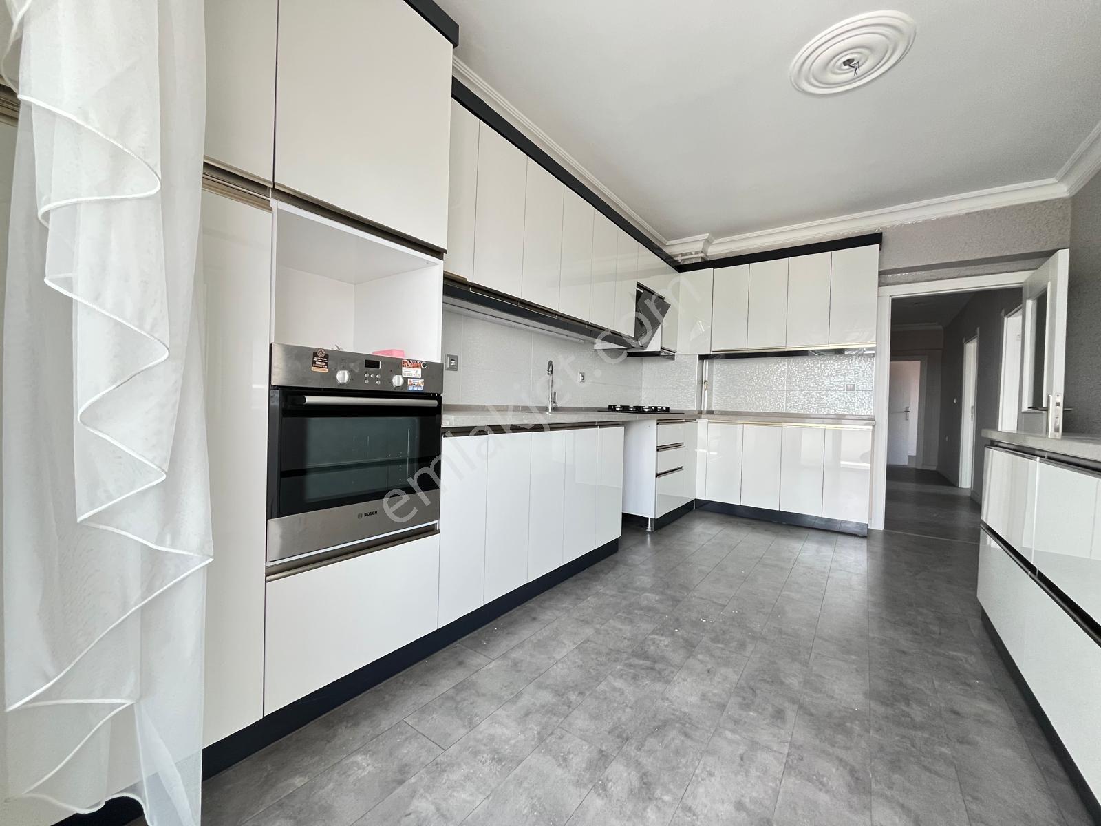 Turan'dan Ankara Manzaralı & Full Yapılı Site İçerisinde 7+1 Dubleks Daire - Görsel 3