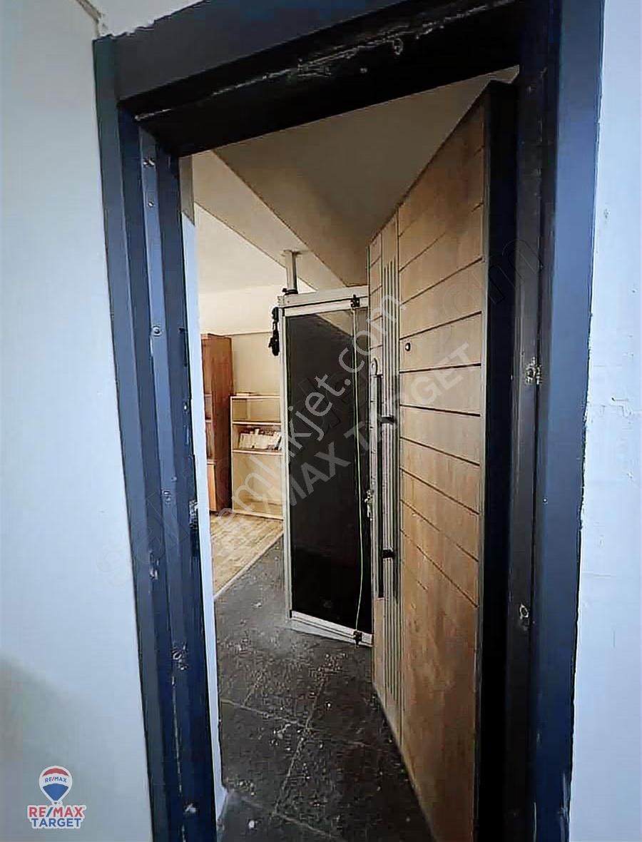 Karşıyaka Çarşıda Satılık Ofis Fırsatı - Görsel 2