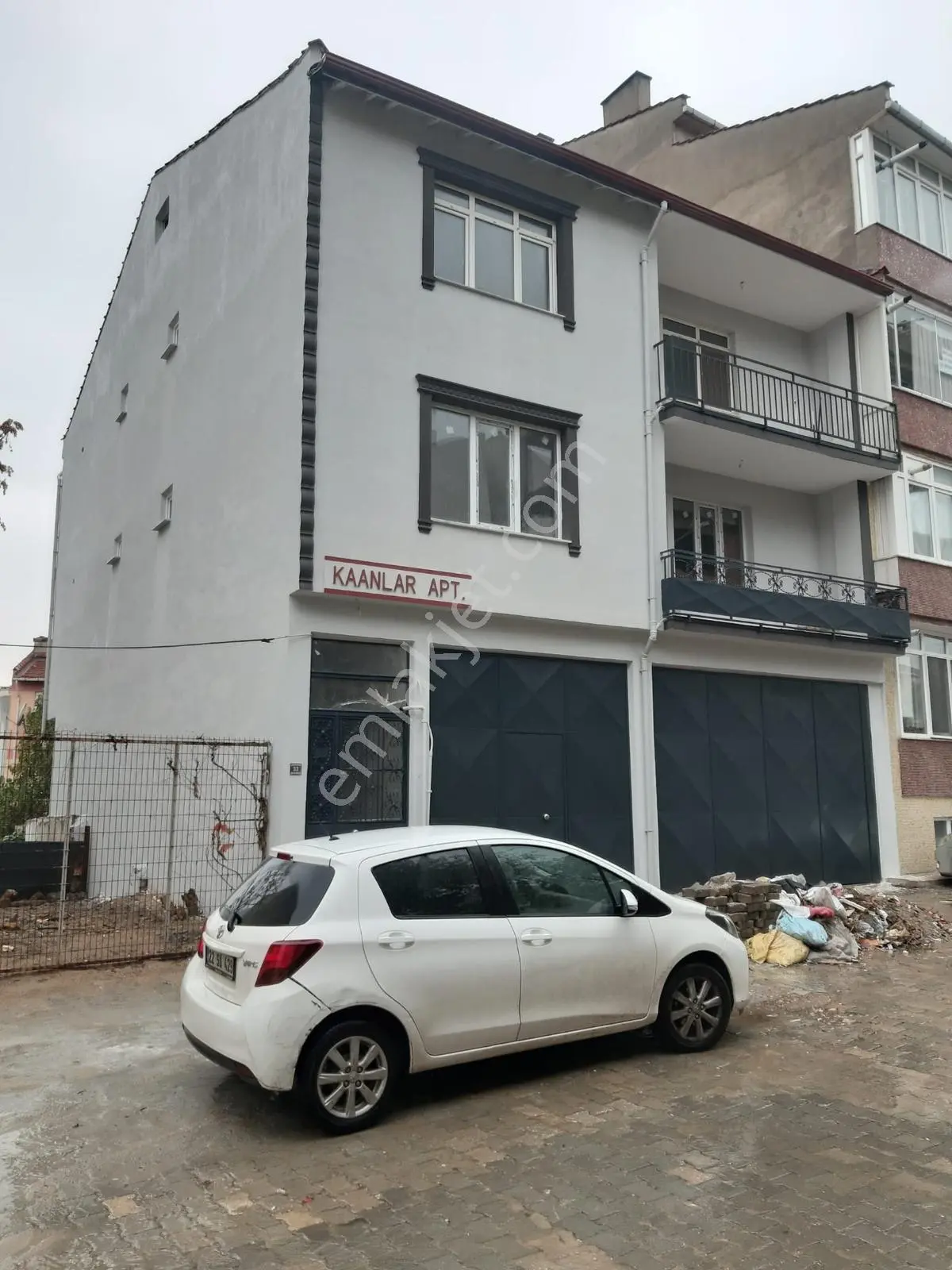 Edirne Su Deposu Yakını Çift Yola Cepheli Komple Bina Ve Arsa