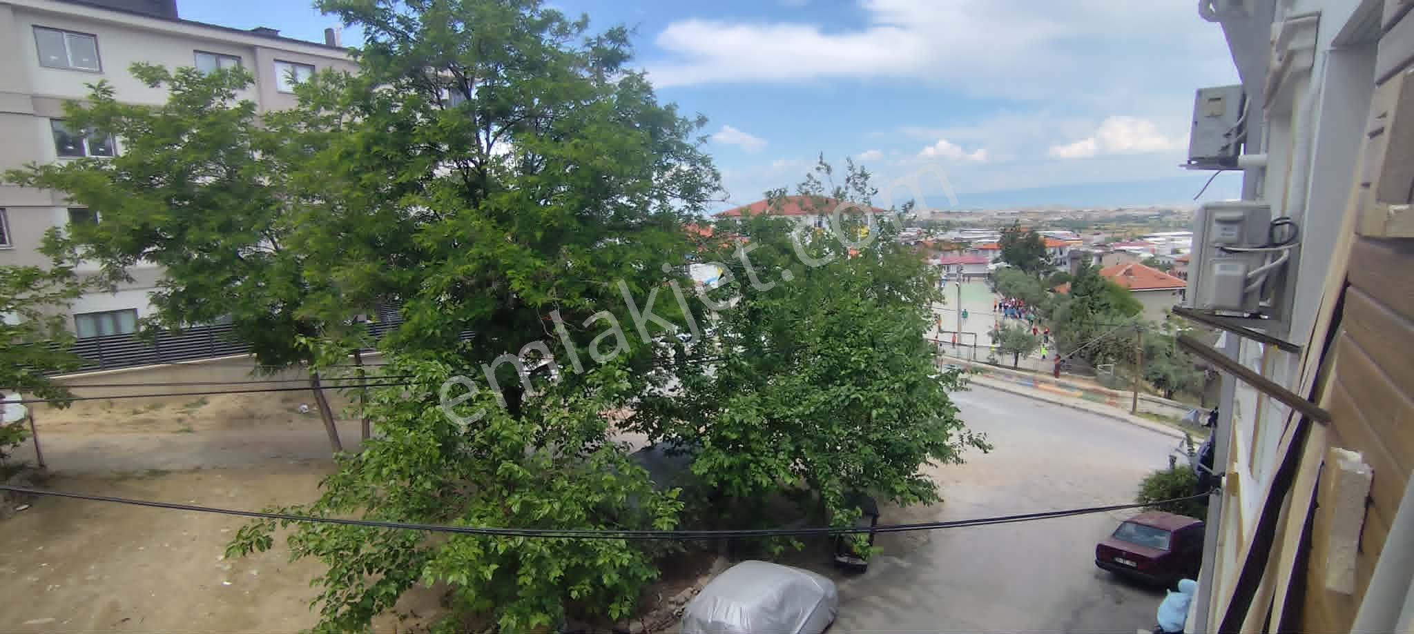 Gazioğlu Mahallesinde Ara Kat Asansörlü Yerden Isıtmalı Gergi Tavanlı 2+1/90 M2 Daire 3.145.000 Tl - Görsel 15