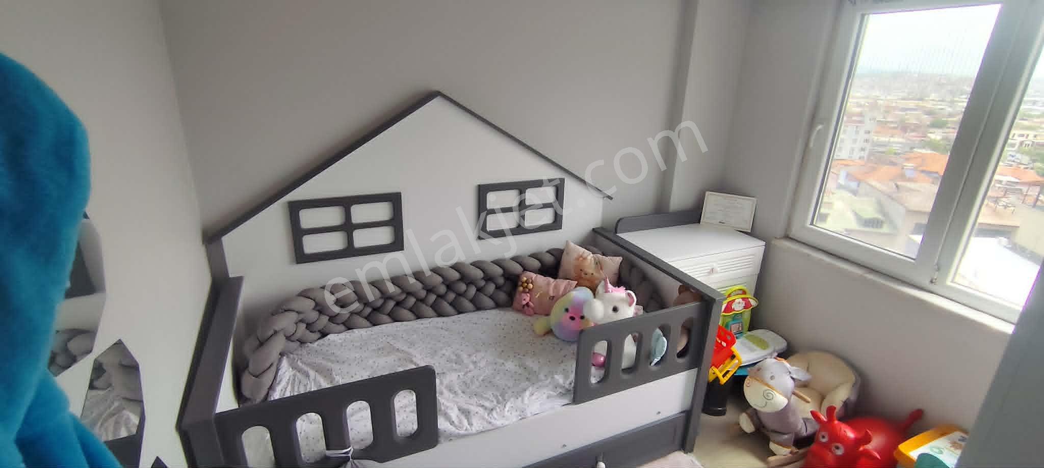 Gazioğlu Mahallesinde Ara Kat Asansörlü Yerden Isıtmalı Gergi Tavanlı 2+1/90 M2 Daire 3.145.000 Tl - Görsel 10