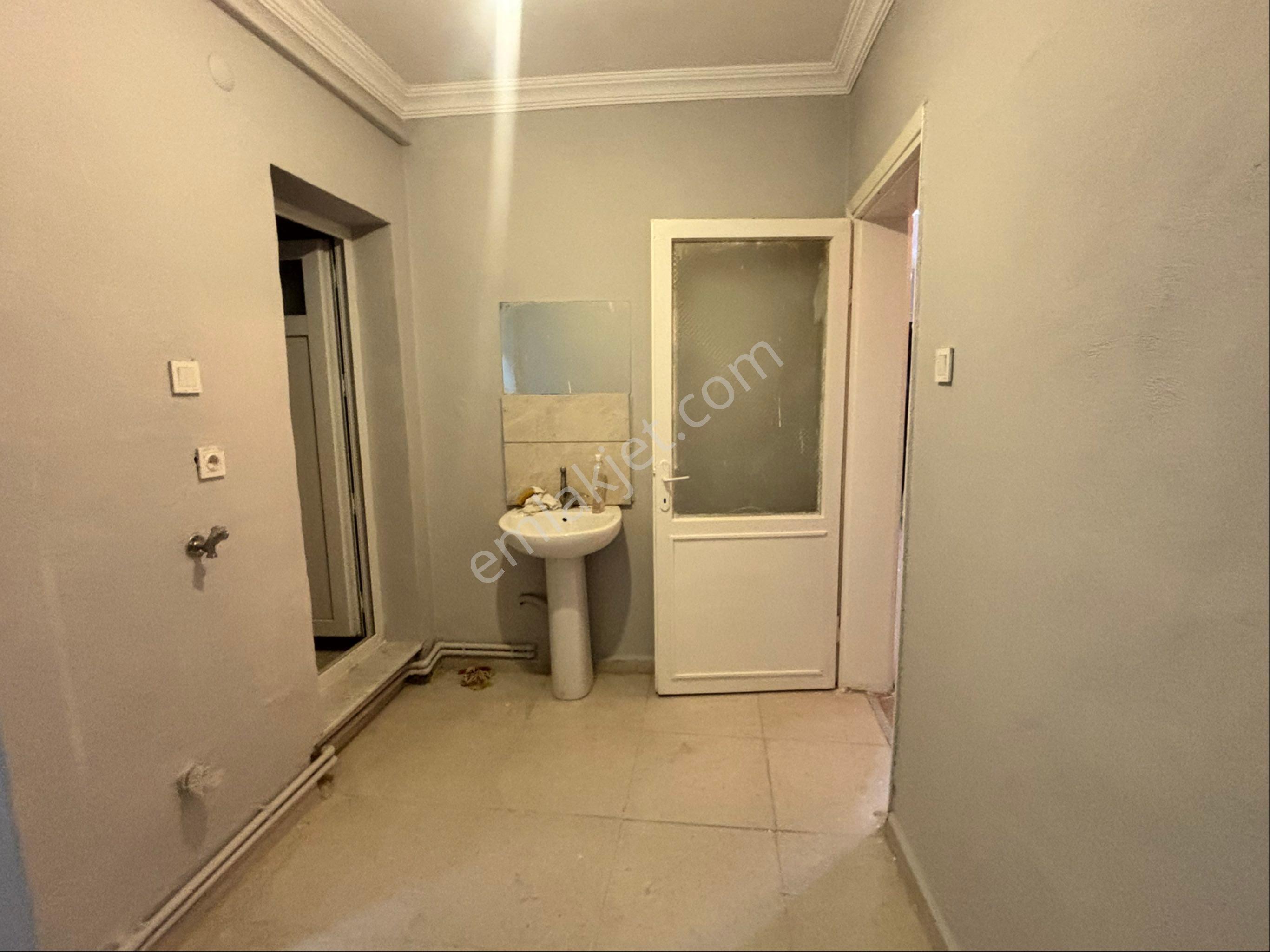 Bahçelievlerde 3+1 Bahçeli Doğalgazlı Kiralık Daire - Görsel 12
