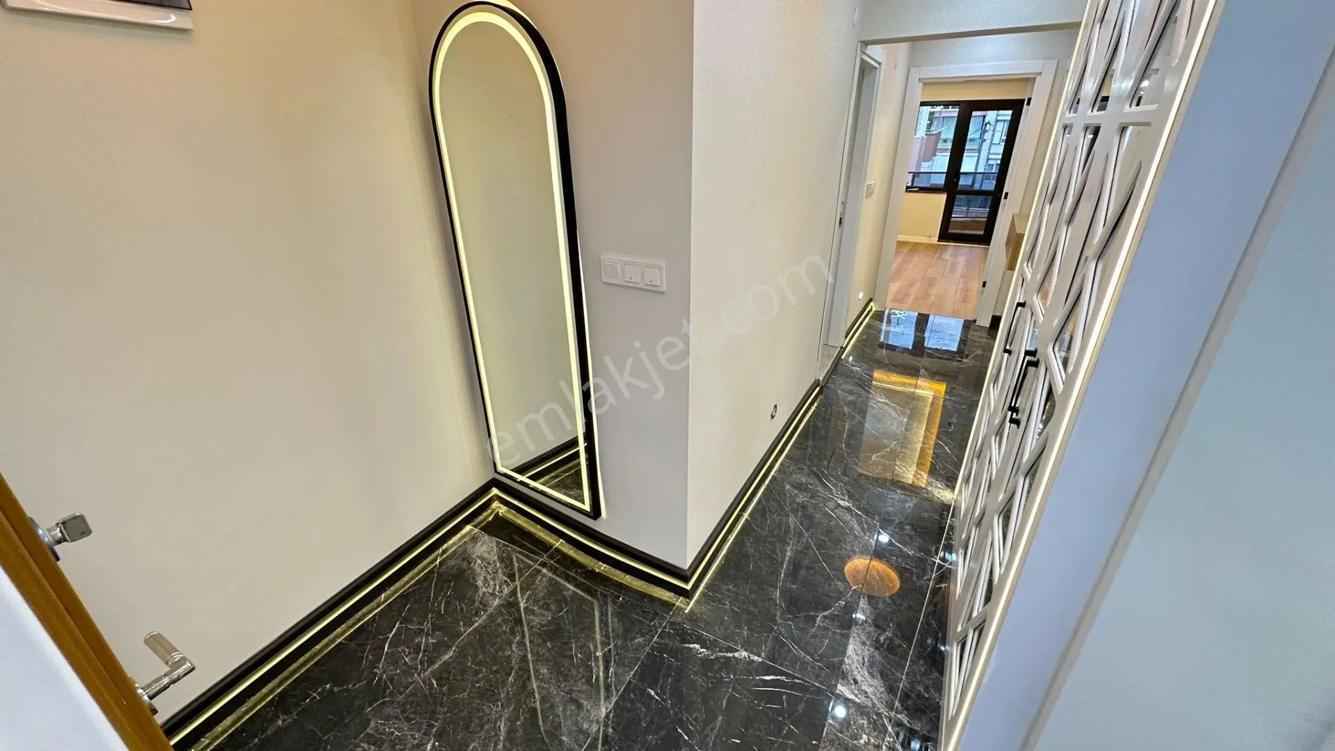 Cantan Emlaktan Akçay Ömür Otel Yanı Denize Çokyakın Lüks Yapılı - Görsel 5