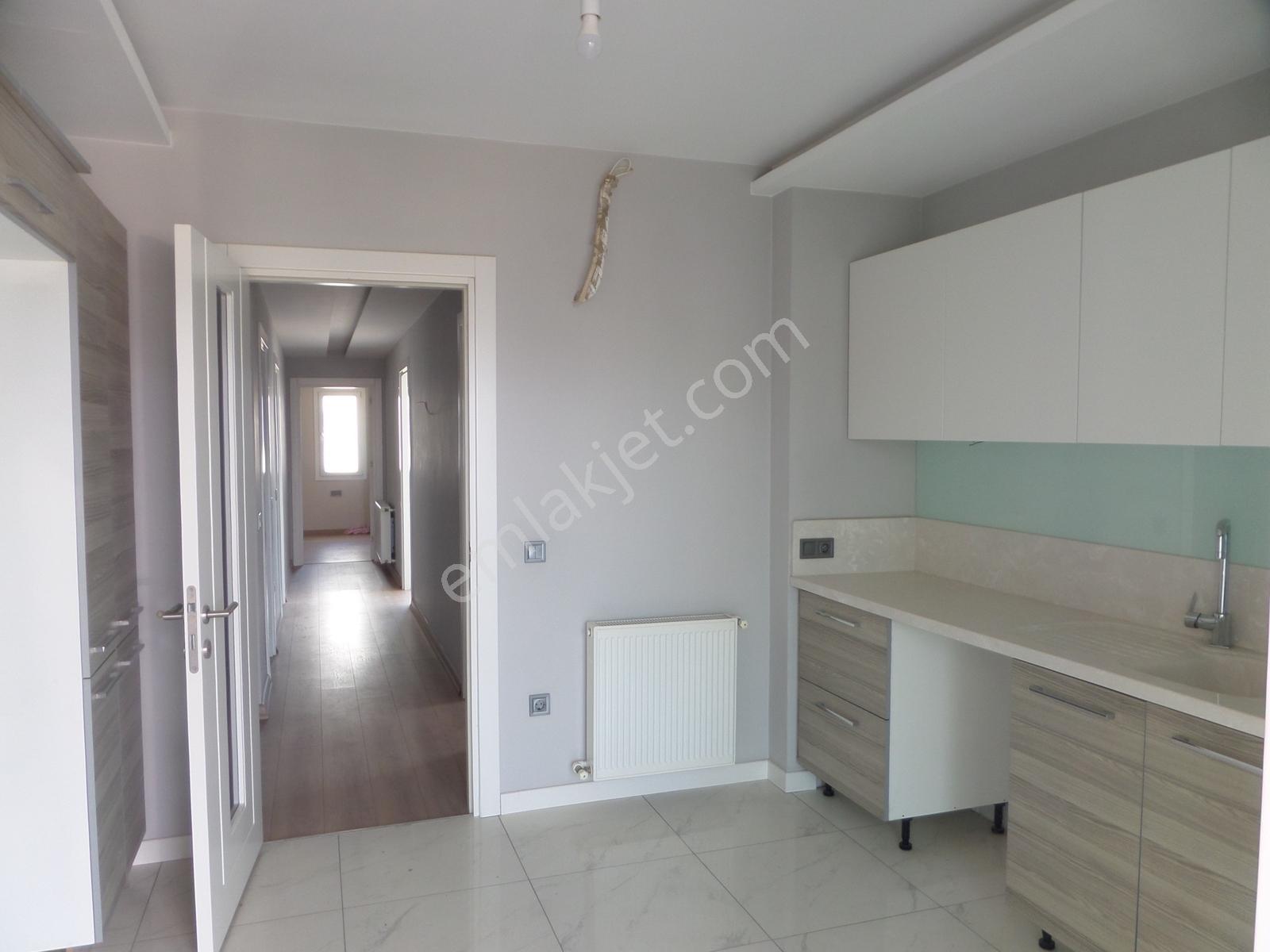 Altıneller Ö.o. Civarı,3+1,kapalı Mut.geniş Oturumlu Kiralık D.