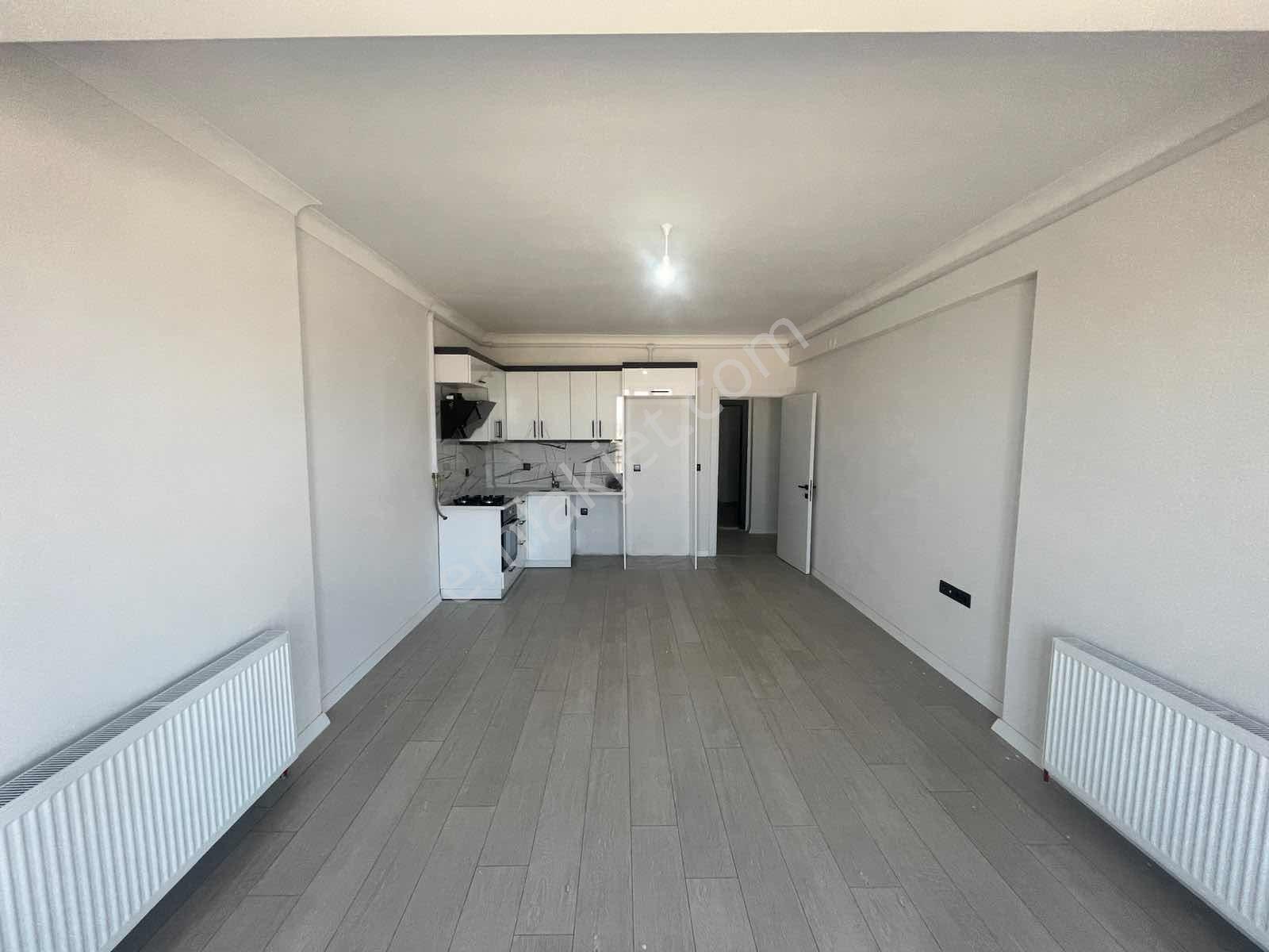 Deniz Manzaralı Ferah Geniş Doğalgazlı Kiralık 2+1 Daire - Görsel 12