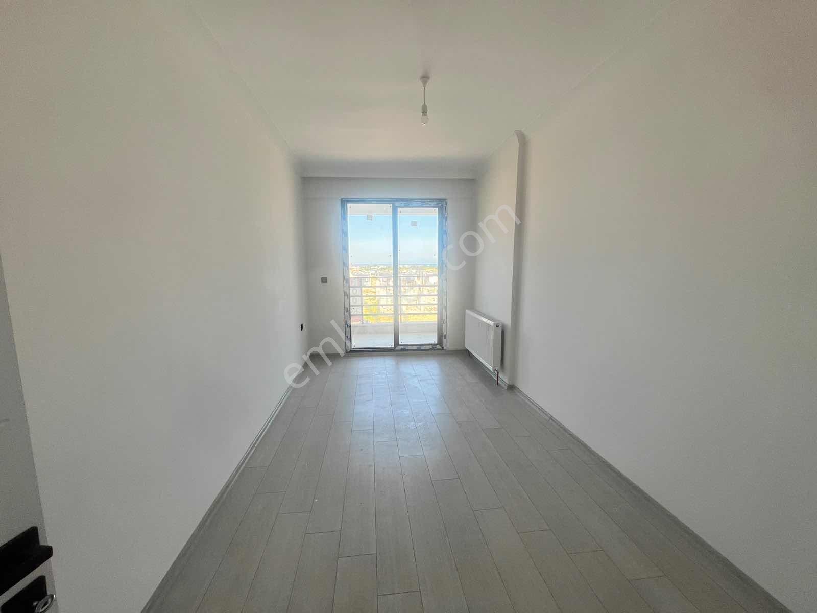 Deniz Manzaralı Ferah Geniş Doğalgazlı Kiralık 2+1 Daire - Görsel 13
