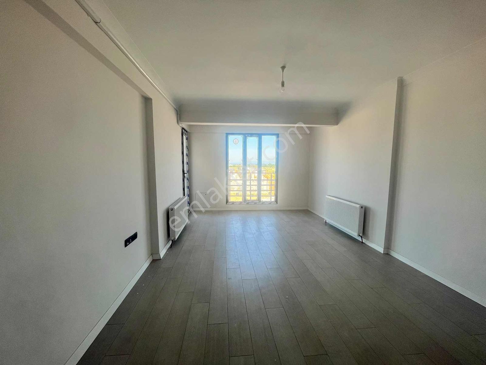 Deniz Manzaralı Ferah Geniş Doğalgazlı Kiralık 2+1 Daire - Görsel 4