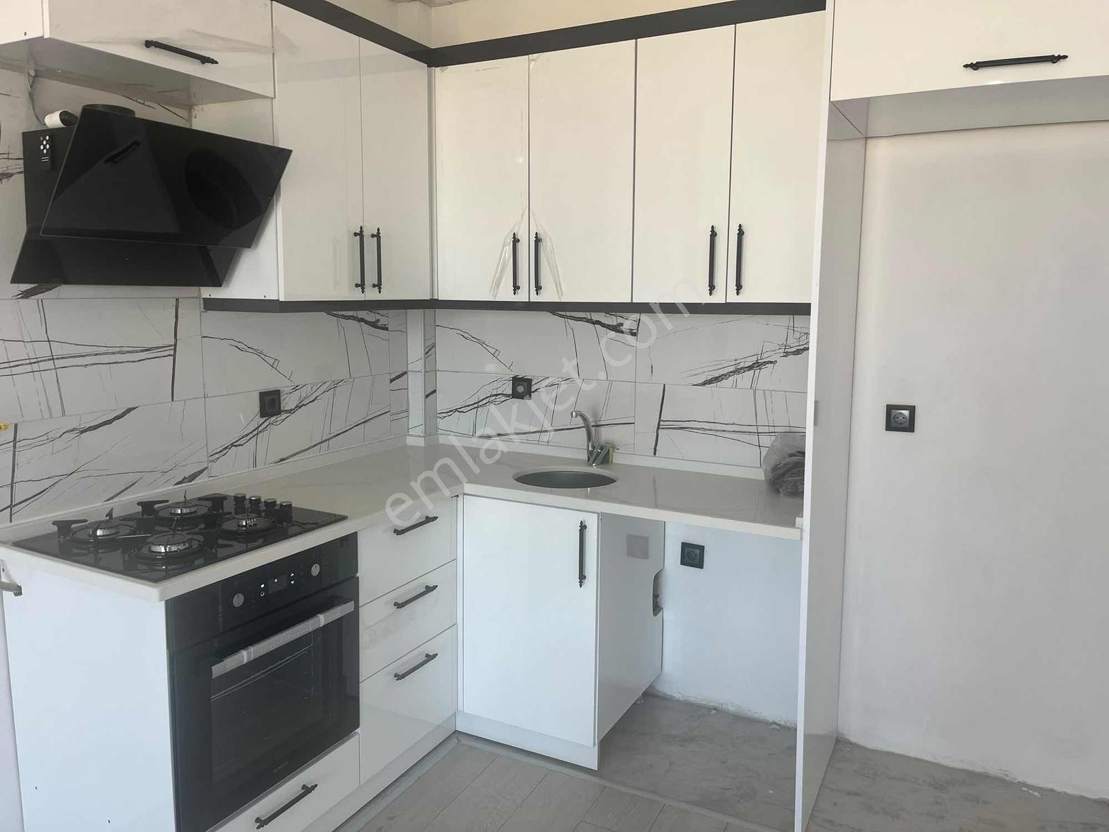 Deniz Manzaralı Ferah Geniş Doğalgazlı Kiralık 2+1 Daire - Görsel 5